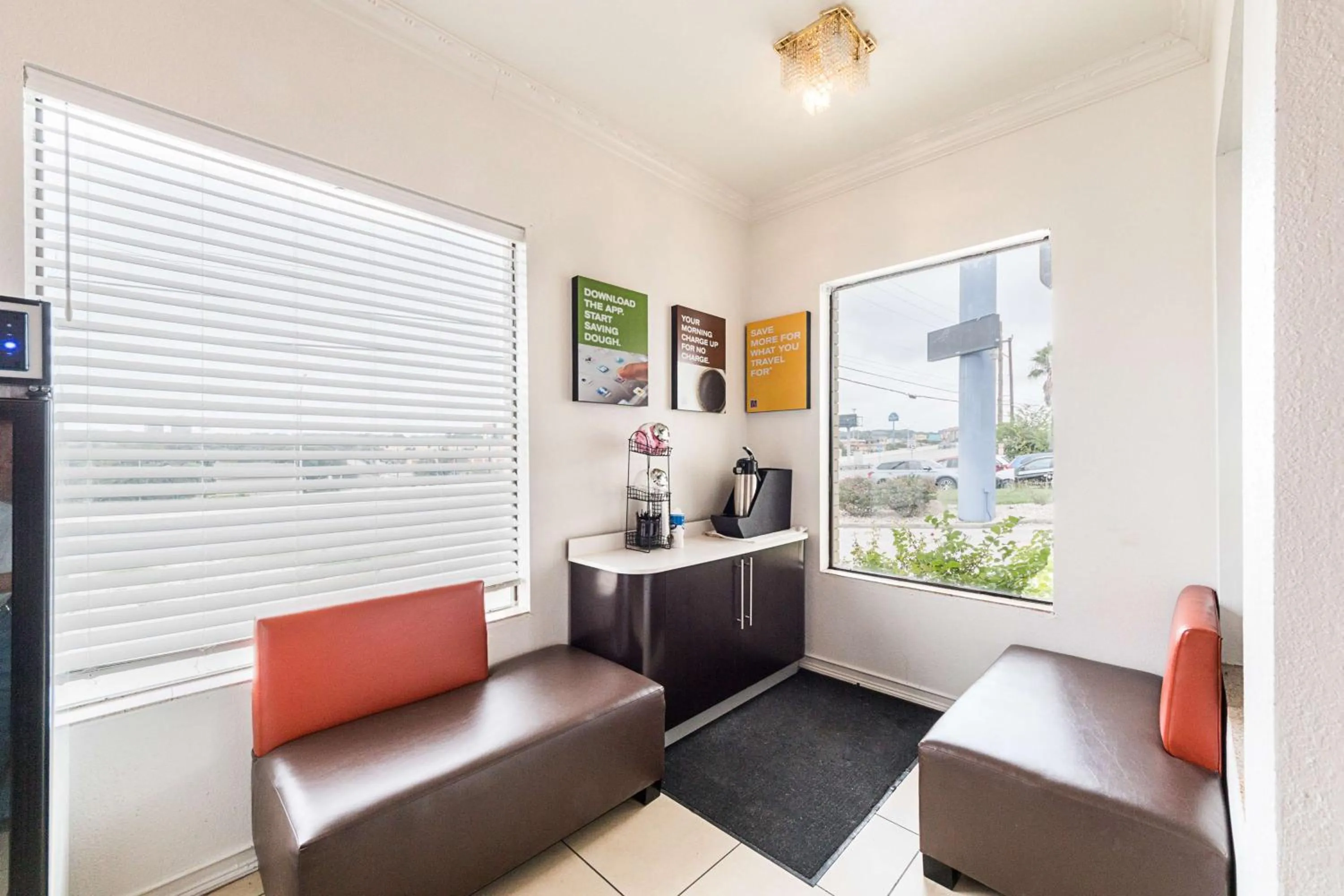 Lobby or reception in Motel 6-San Antonio, TX - Fiesta Trails