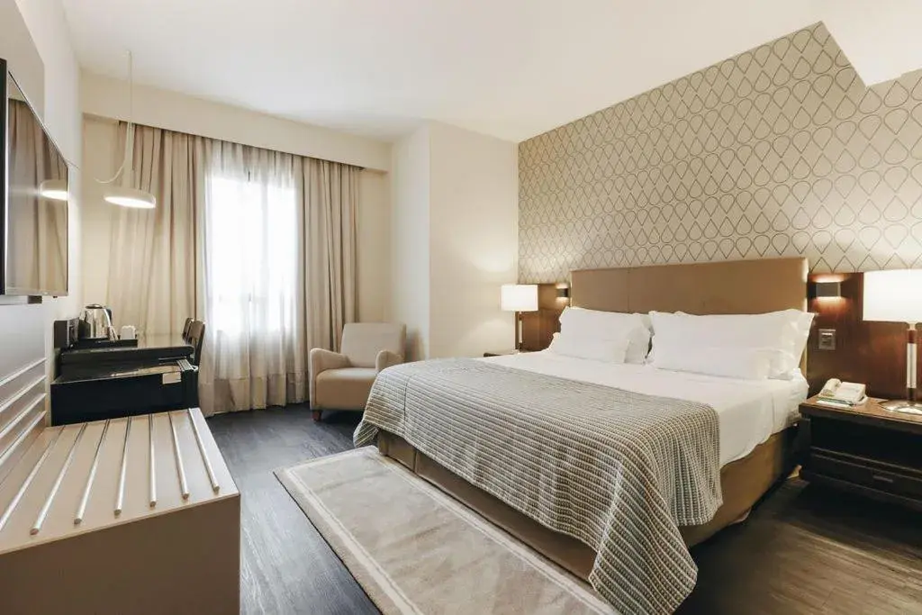 Deluxe Queen Room in Bourbon Curitiba Hotel & Suítes Deluxe Queen Room in Bourbon Curitiba Hotel & Suítes