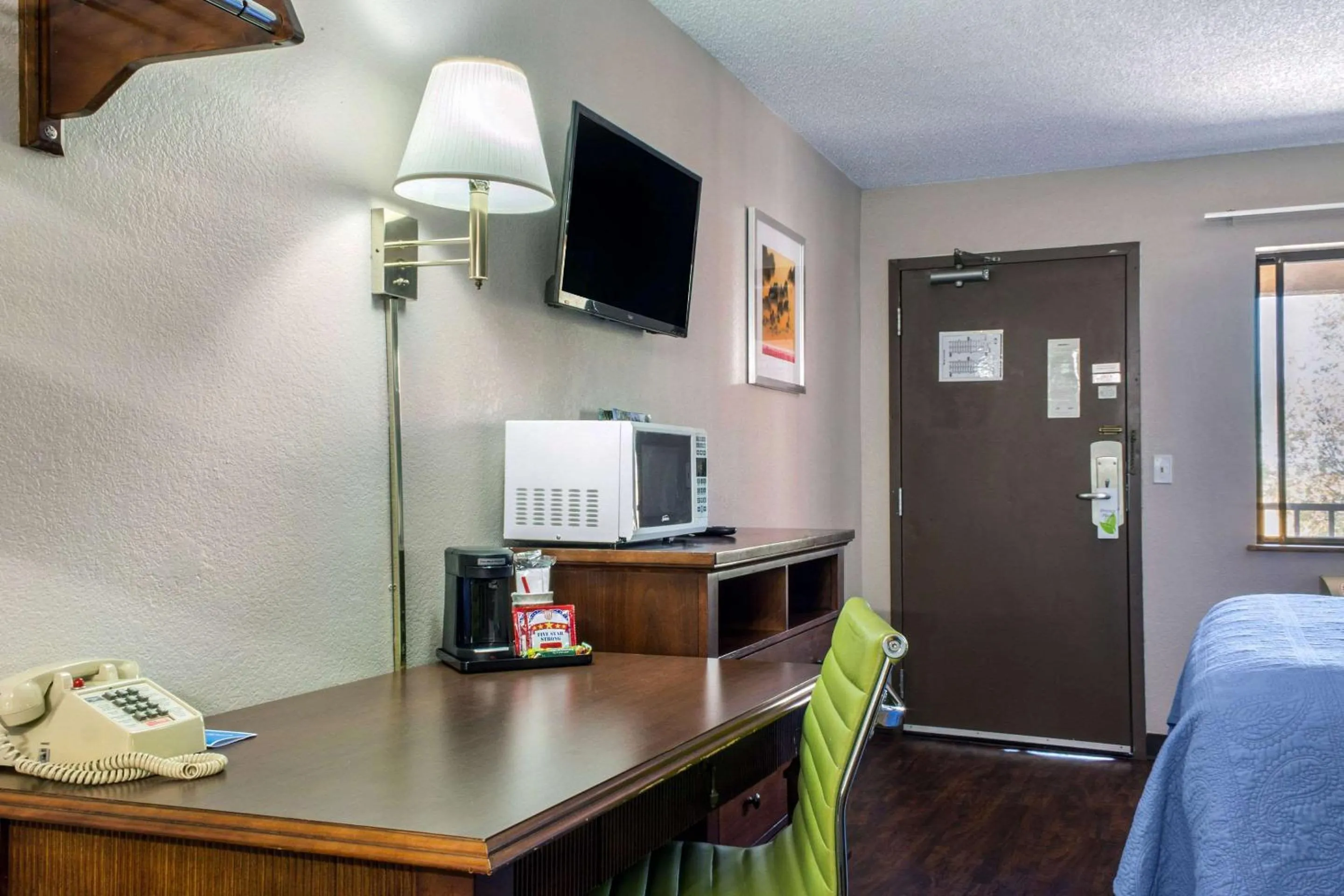 Photo of the whole room, Bed in Rodeway Inn near Ft Huachuca