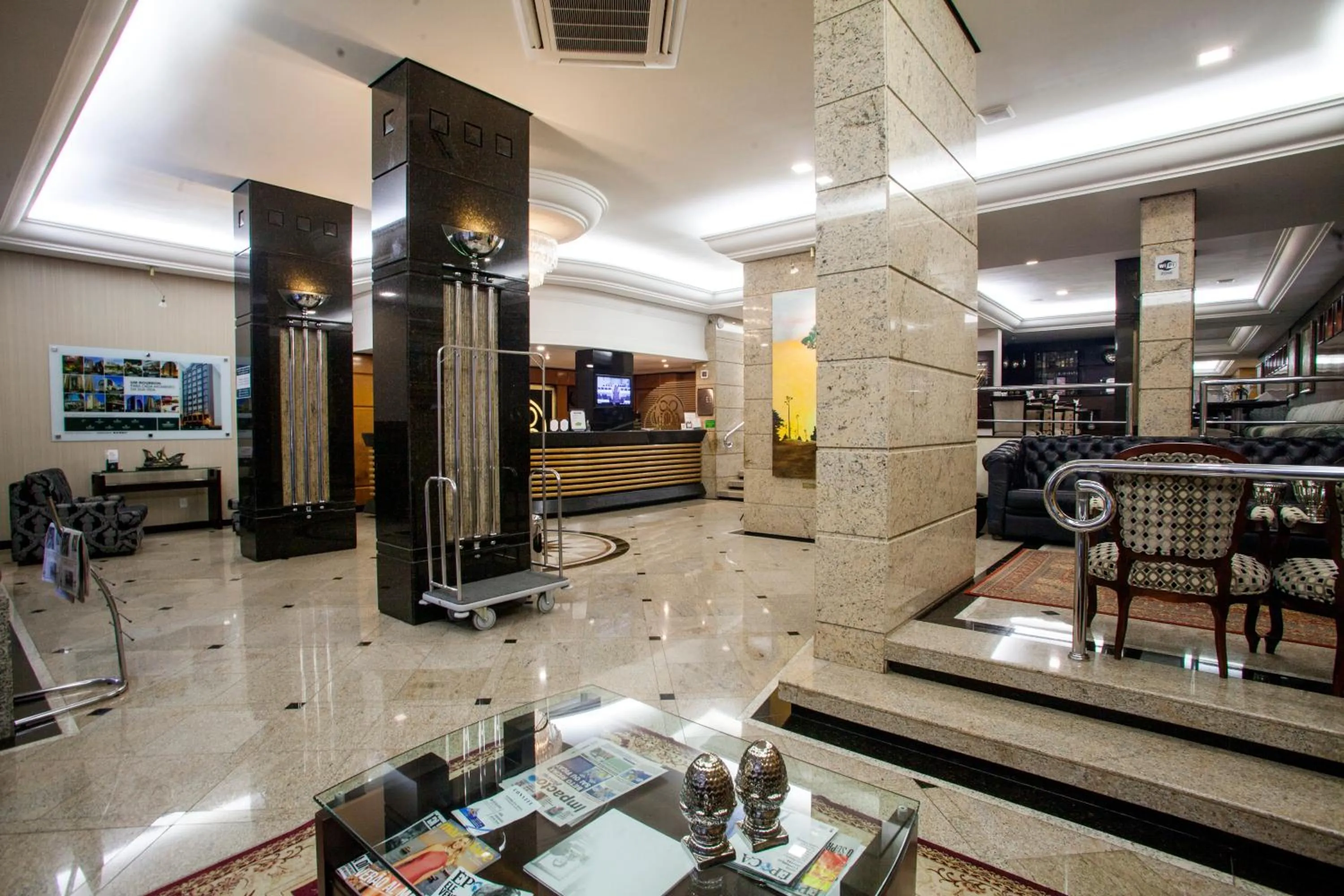 Lobby or reception in Bourbon Londrina Hotel
