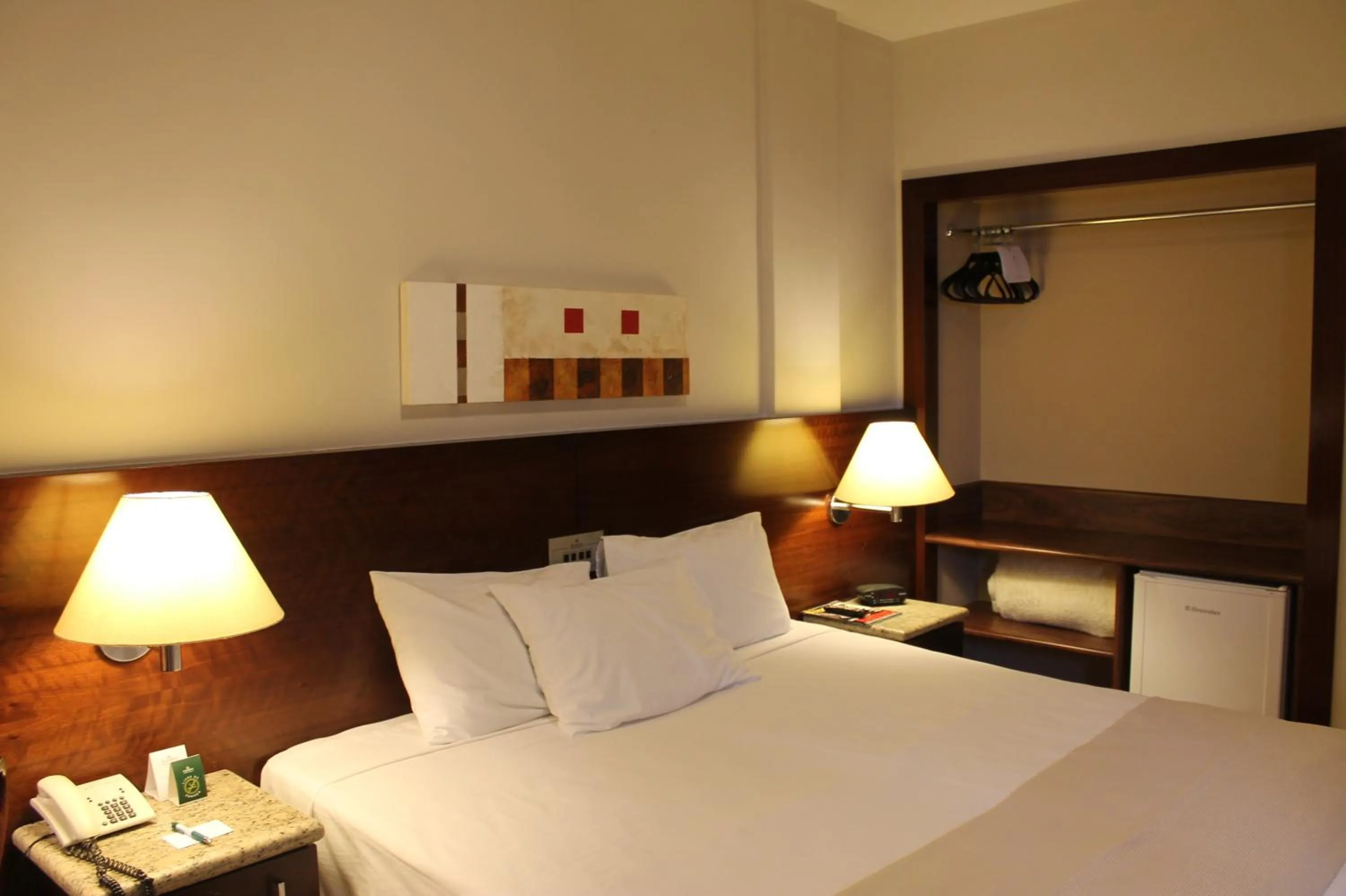 Bedroom, Bed in Bourbon Londrina Hotel