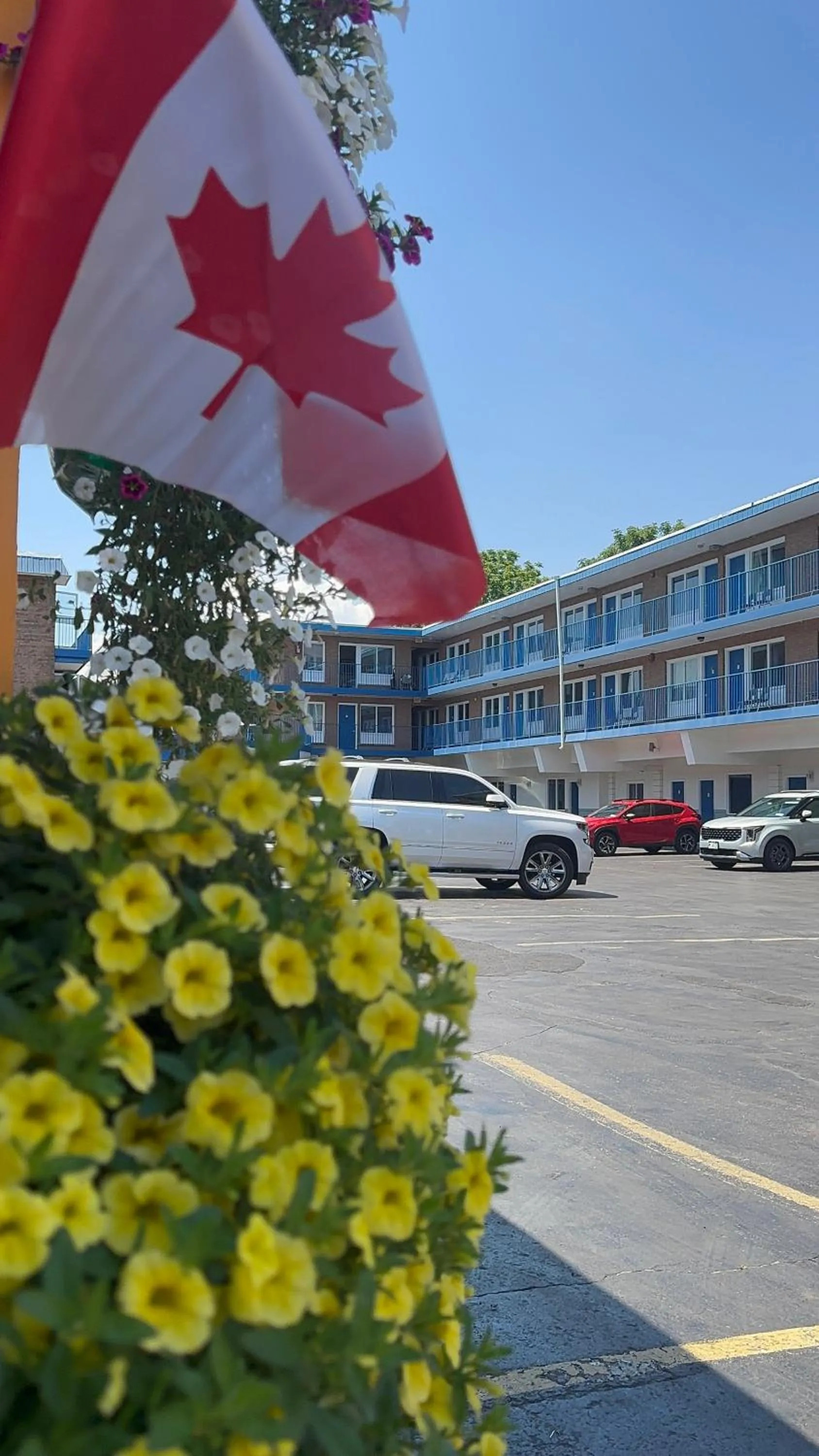 Property building in Empress Inn and Suites by the Falls