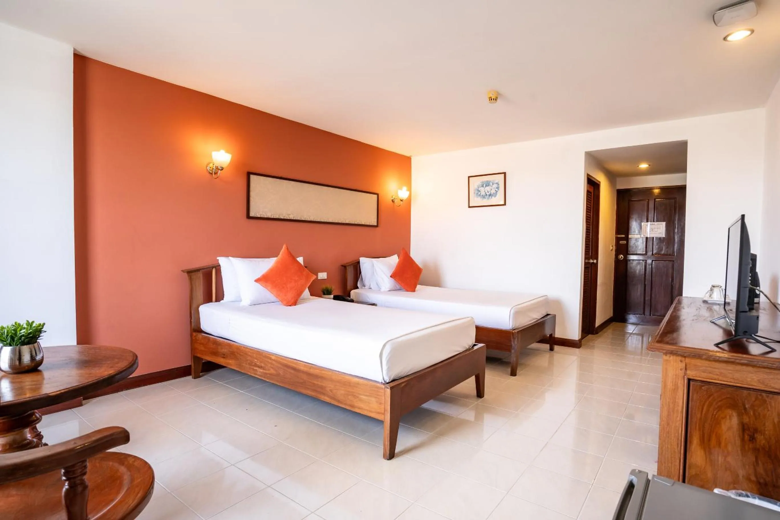 Photo of the whole room, Bed in JP Villa Pattaya