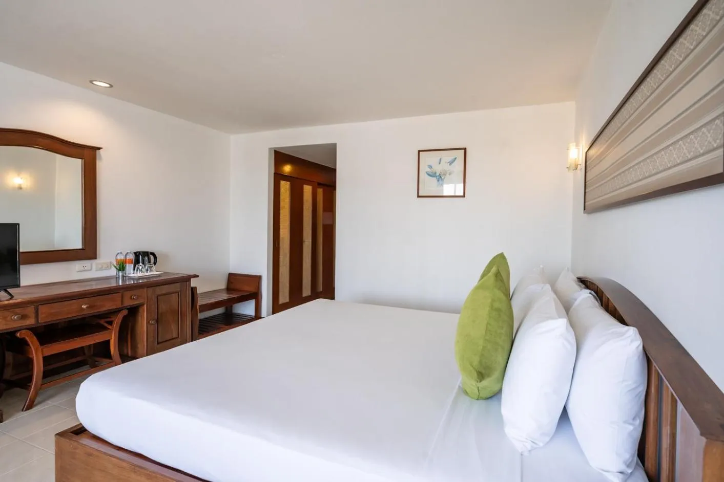 Photo of the whole room, Bed in JP Villa Pattaya