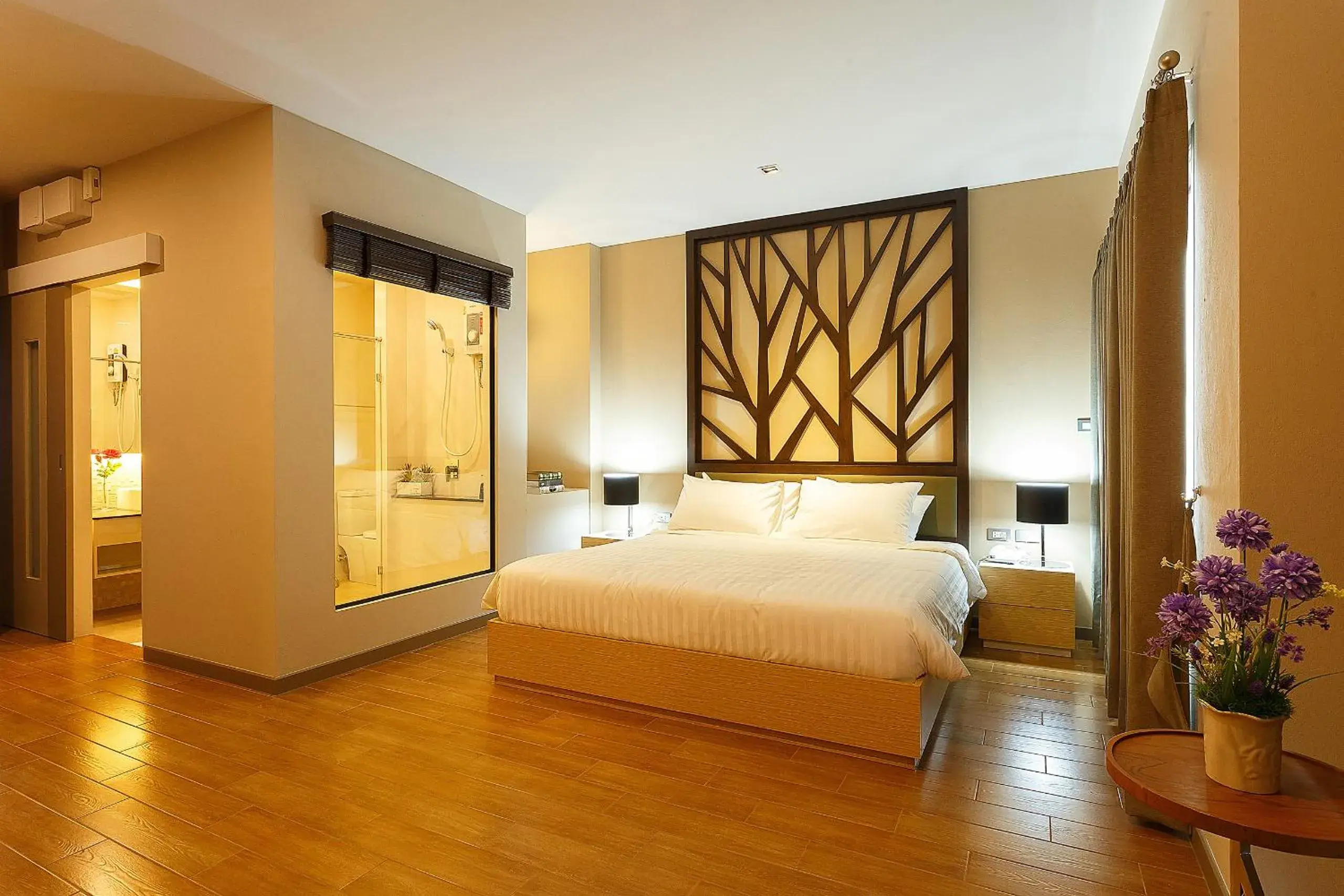 Deluxe King Room in Green Point Residence Hotel Deluxe King Room in Green Point Residence Hotel