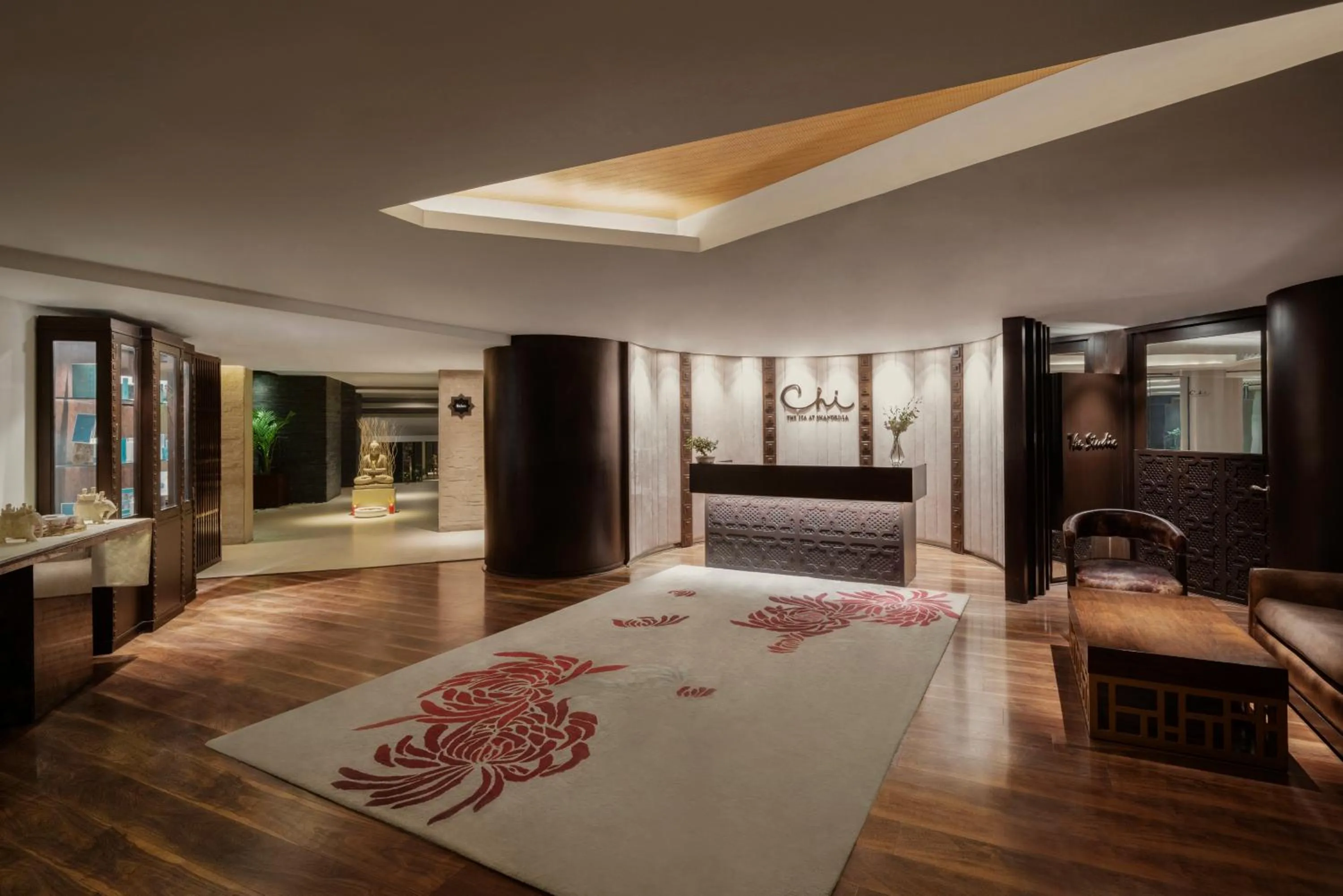 Spa and wellness centre/facilities, Bed in Shangri-La Eros New Delhi