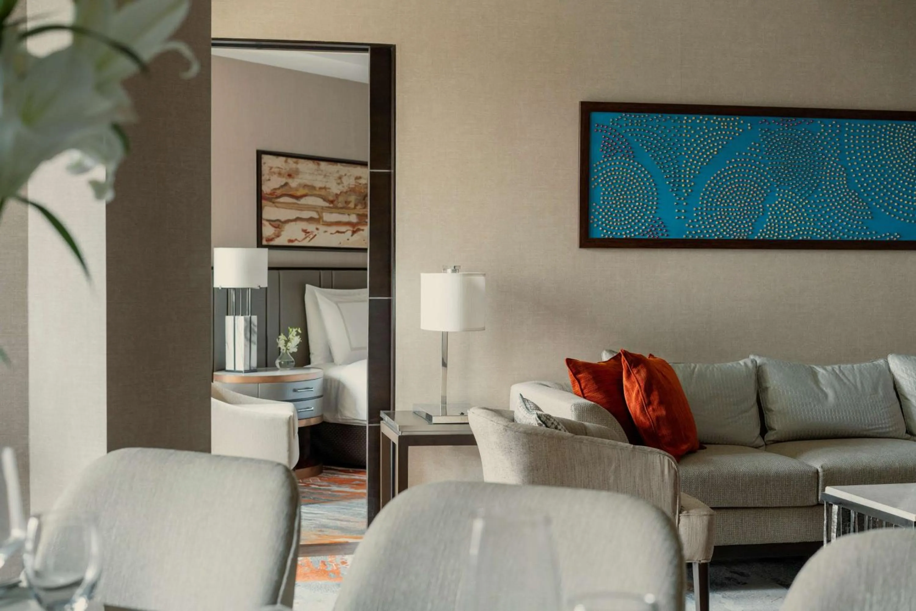 Photo of the whole room in Shangri-La Eros New Delhi