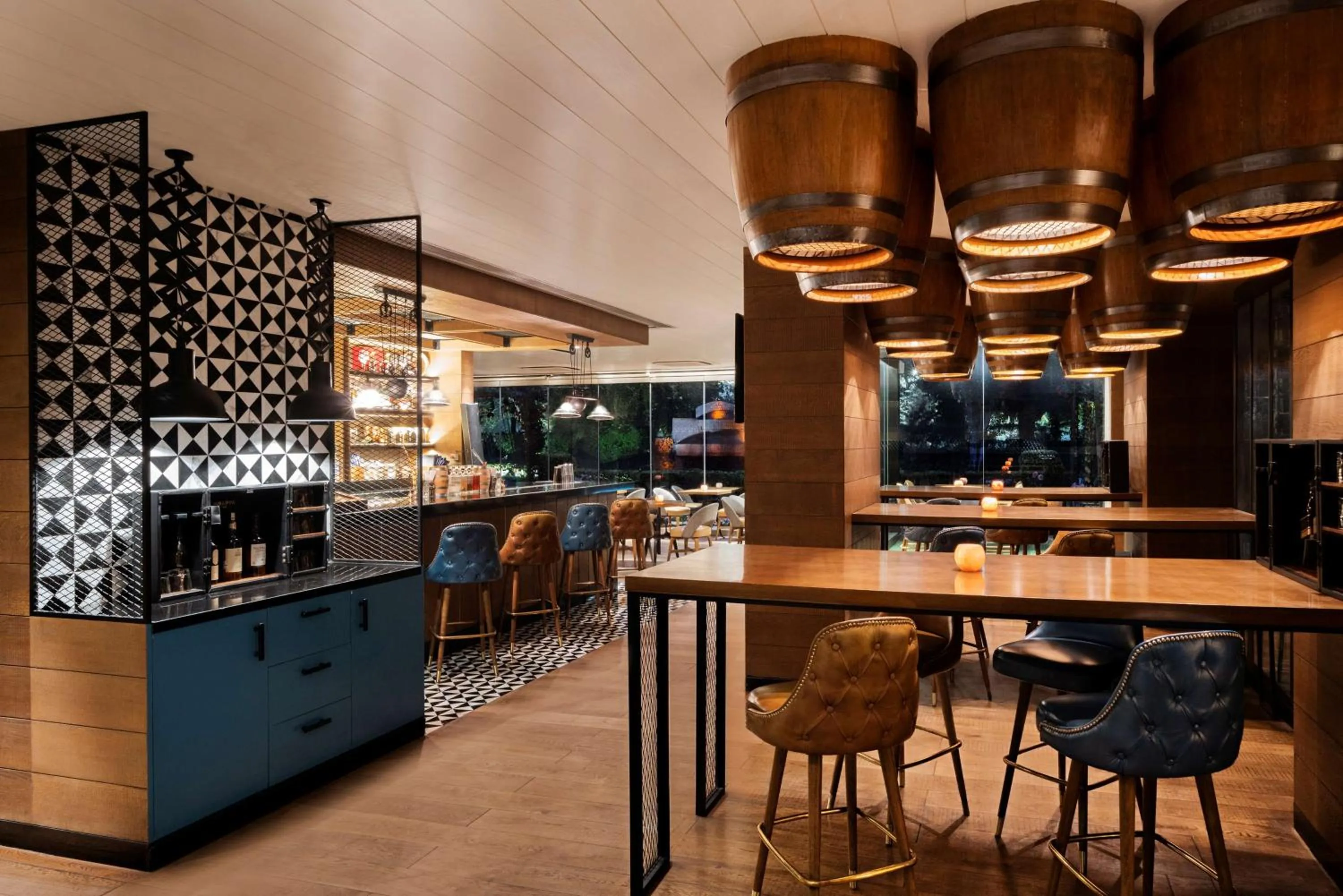 Lounge or bar in Shangri-La Eros New Delhi