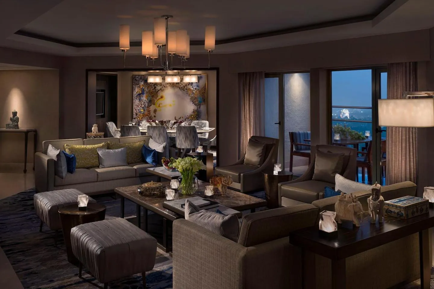 Living room in Shangri-La Eros New Delhi