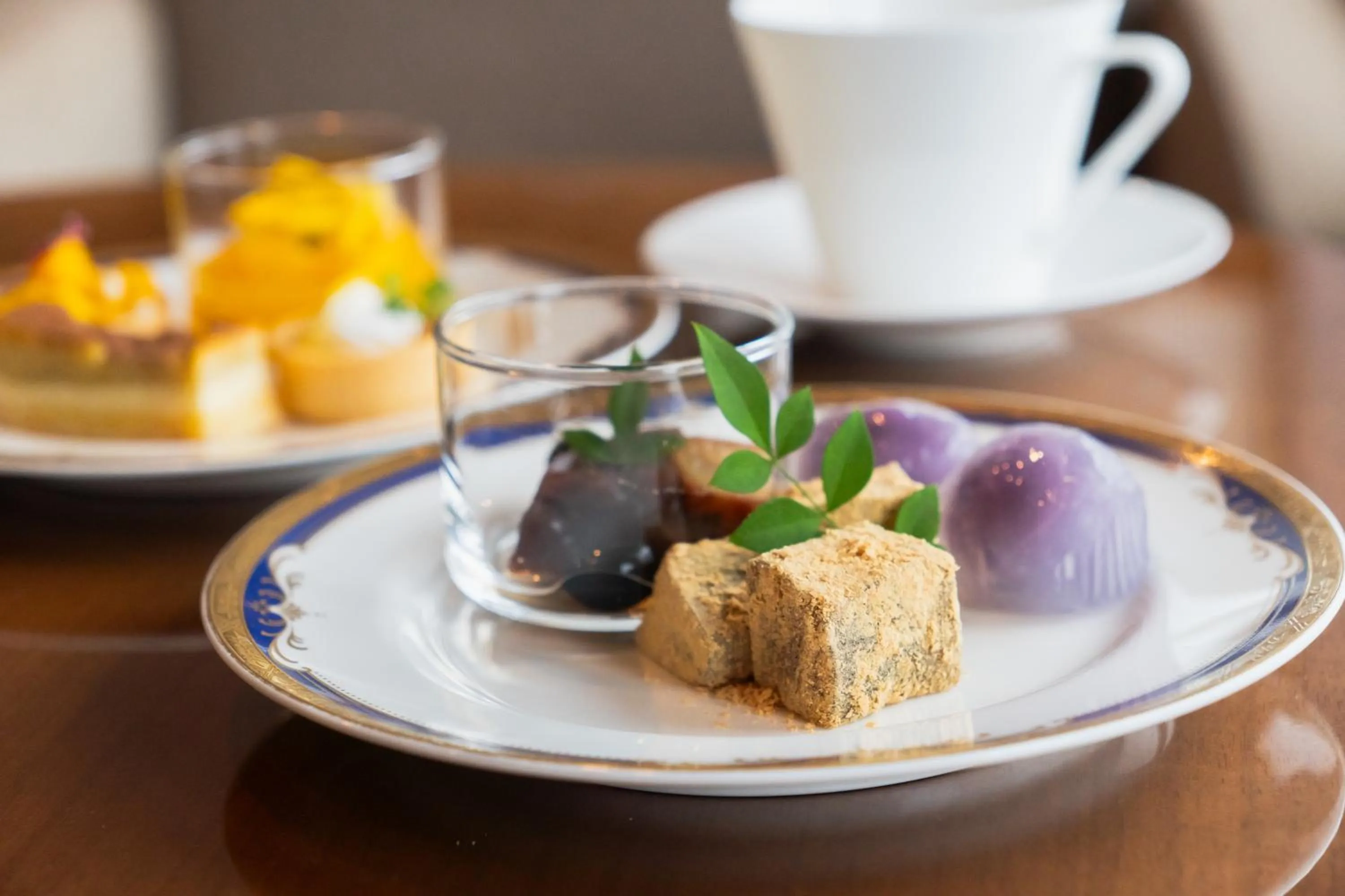 Lounge or bar in ANA Crowne Plaza Kobe by IHG