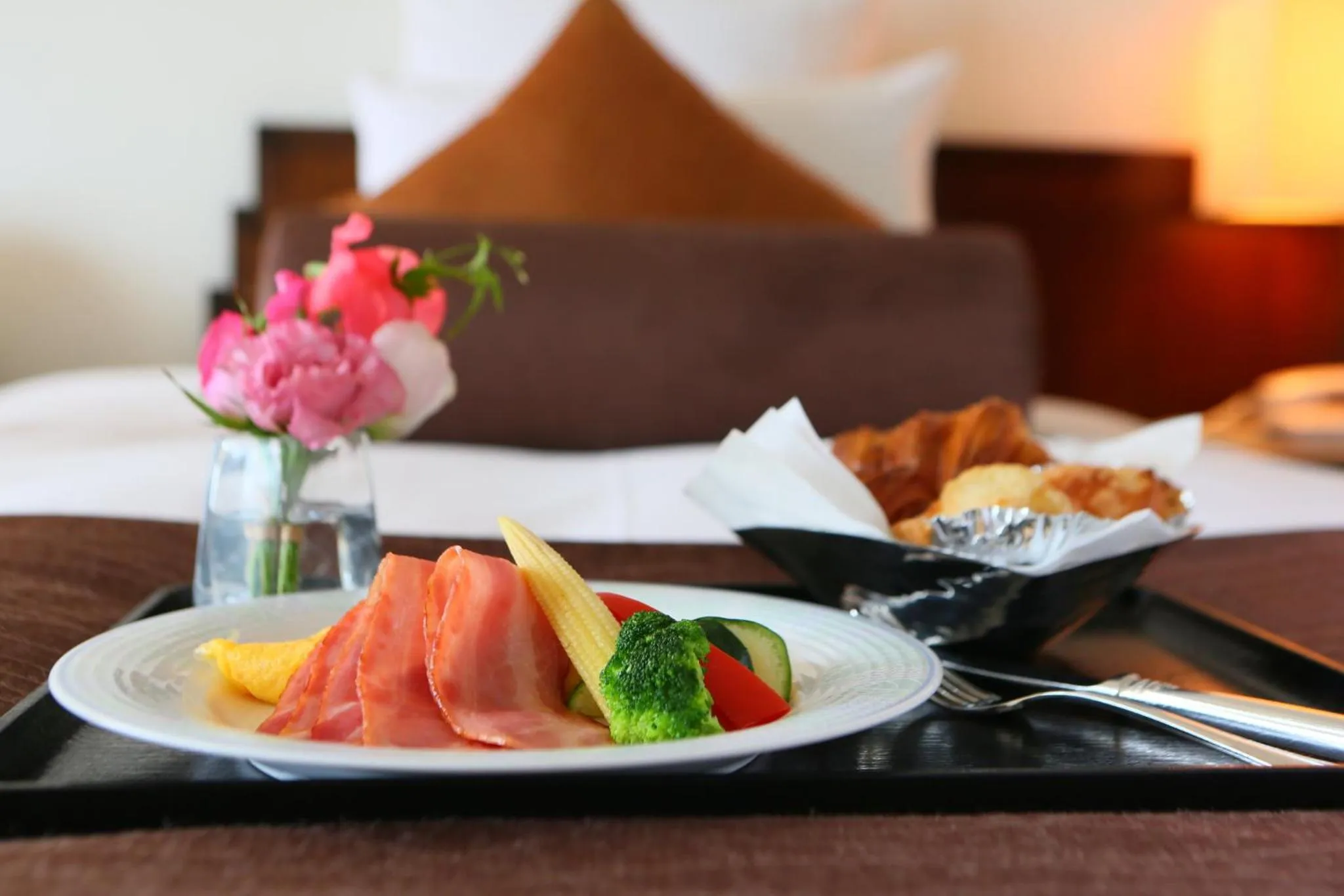 Photo of the whole room, Bed in ANA Crowne Plaza Kobe by IHG