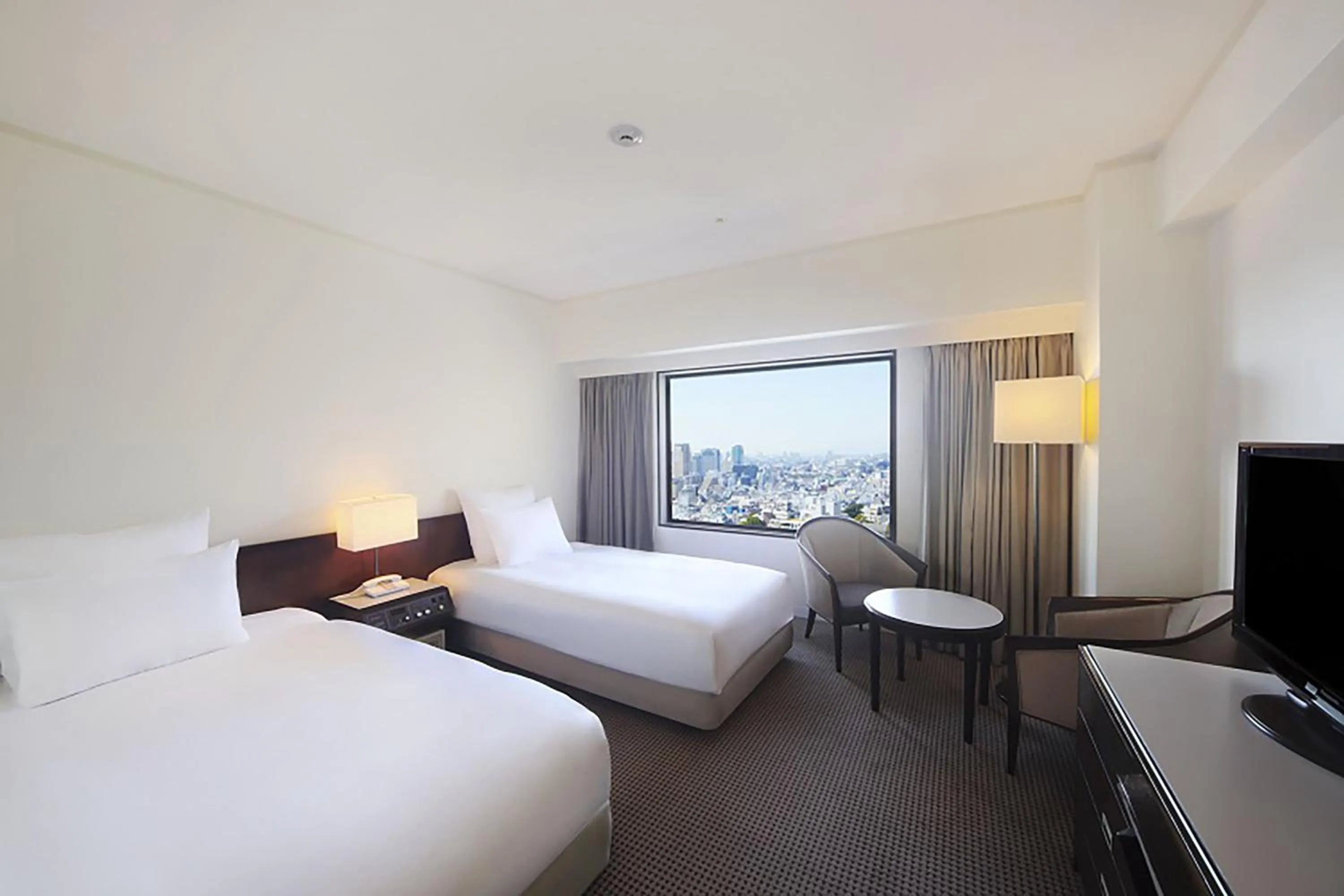 Photo of the whole room, Bed in ANA Crowne Plaza Kobe by IHG