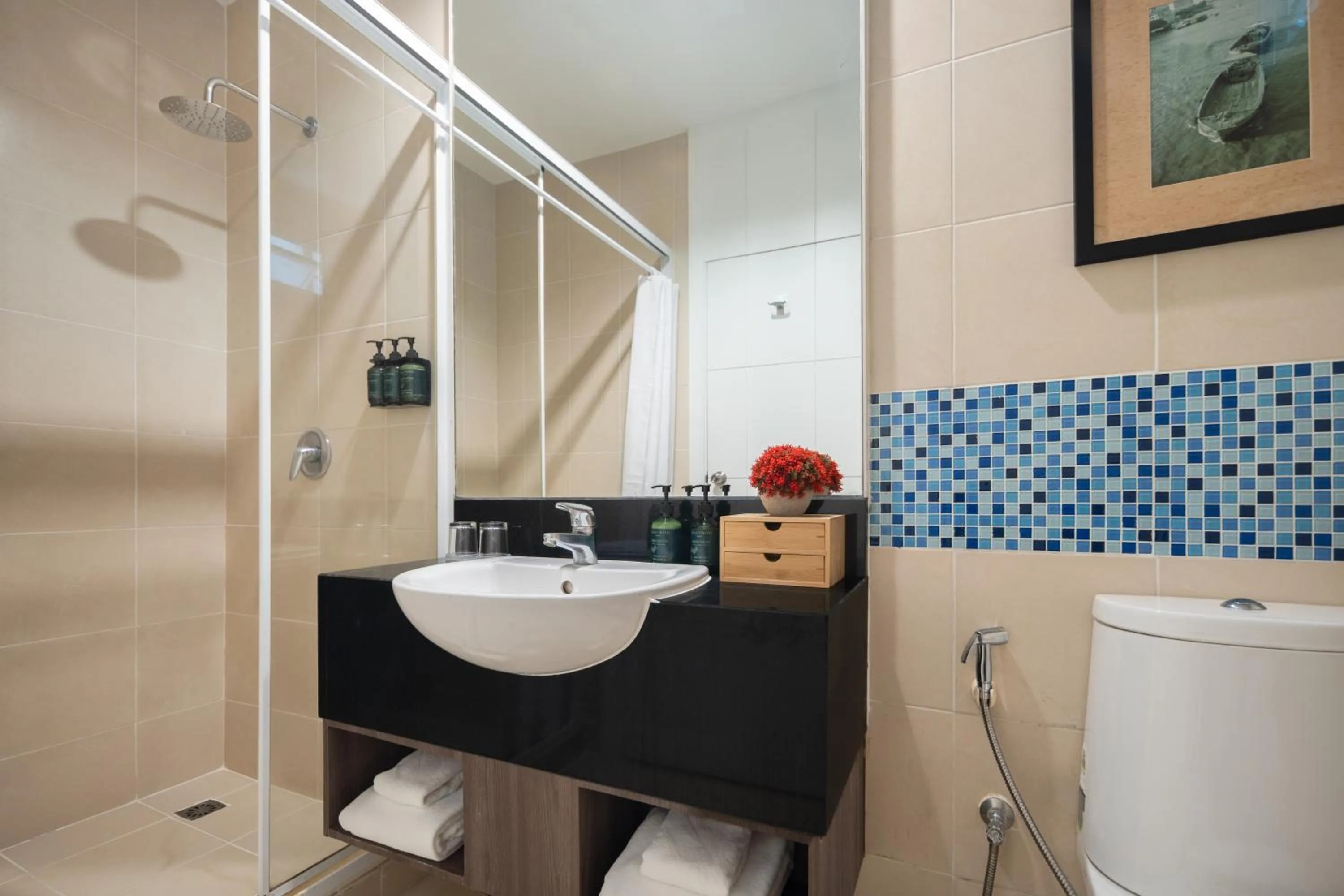 Shower in The Legacy Hotel Nana Sukhumvit, Aspira Collection