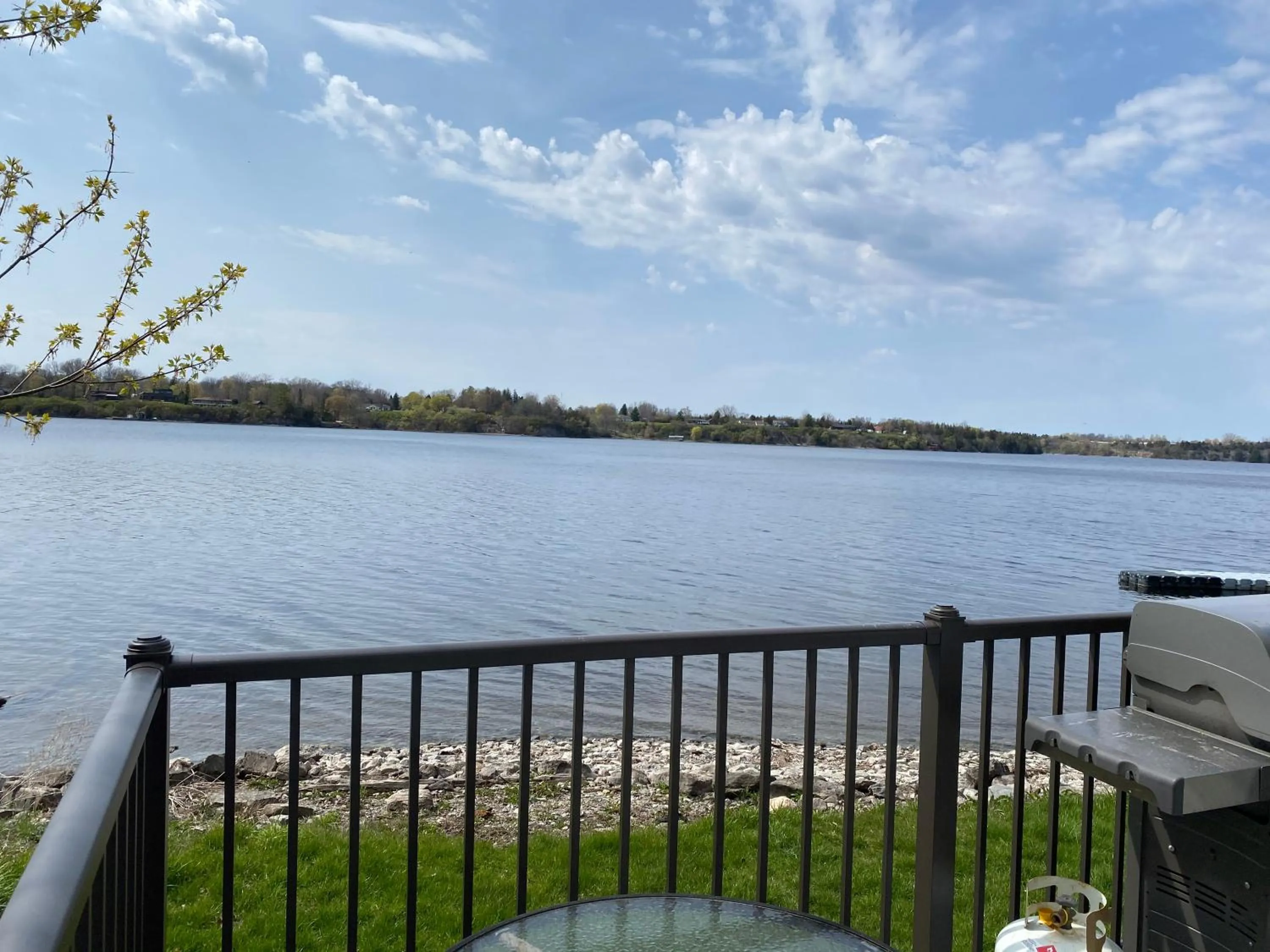 Patio in Merland Park Cottages and Motel