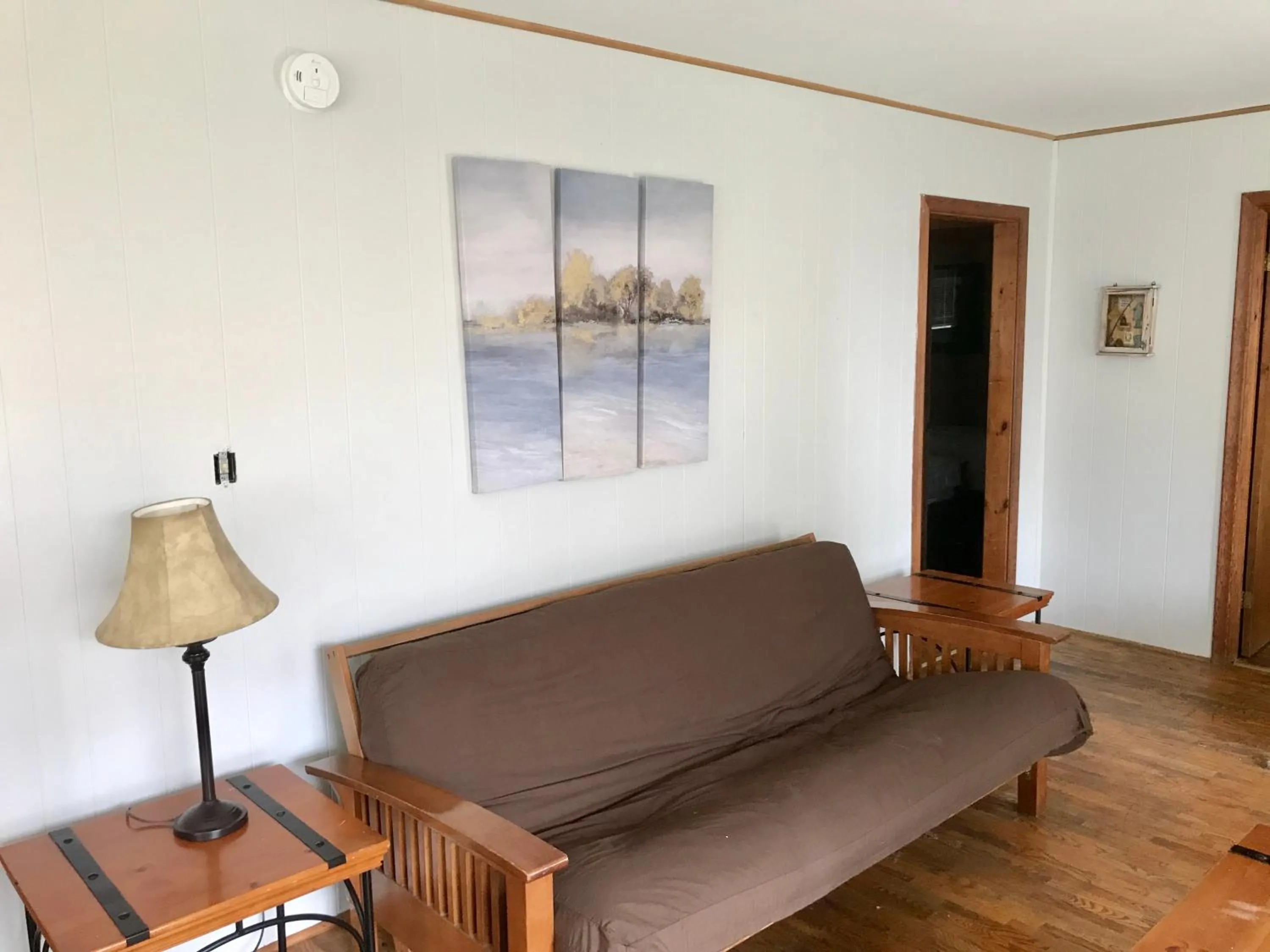 Living room in Merland Park Cottages and Motel