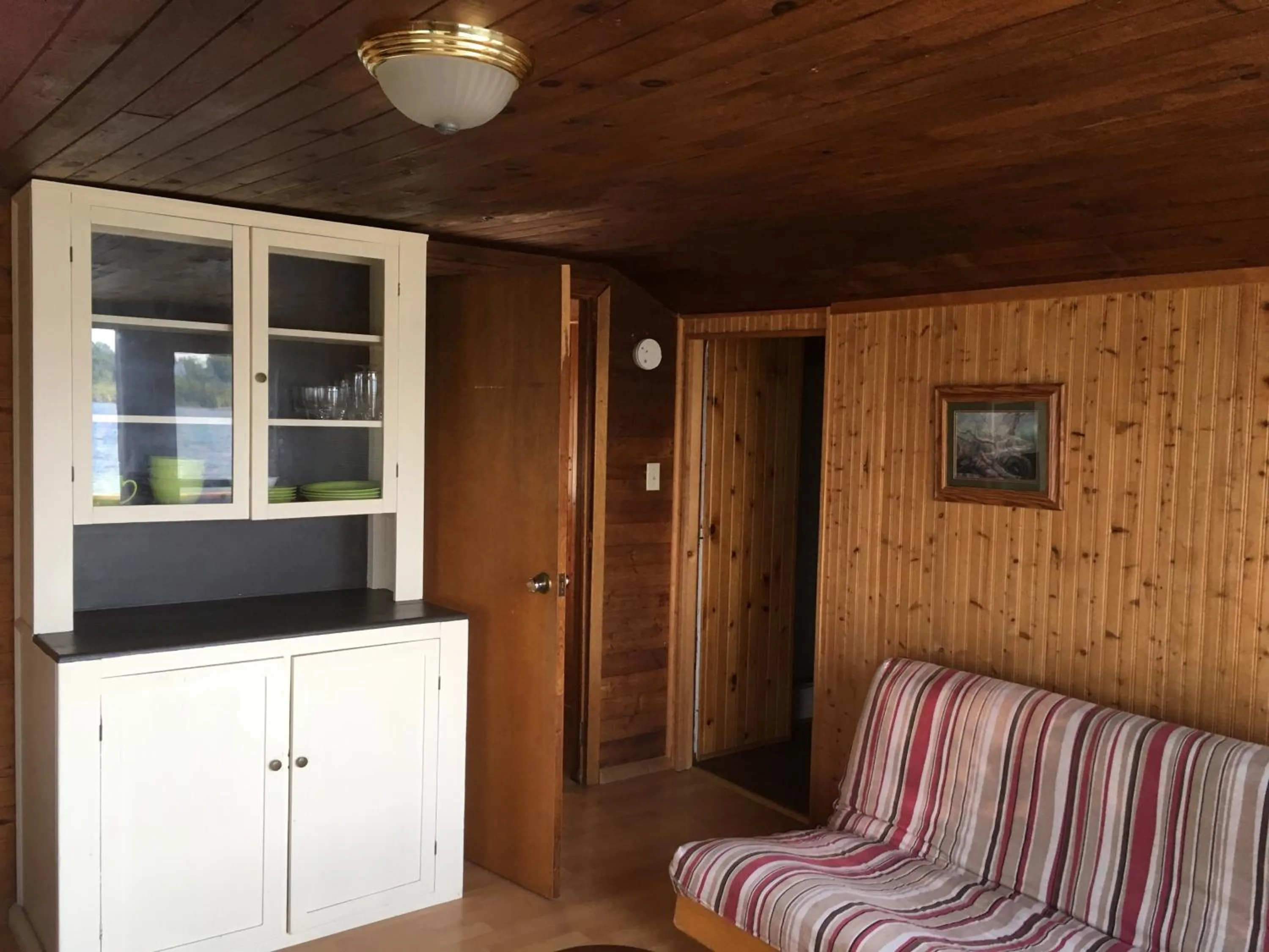 Living room in Merland Park Cottages and Motel