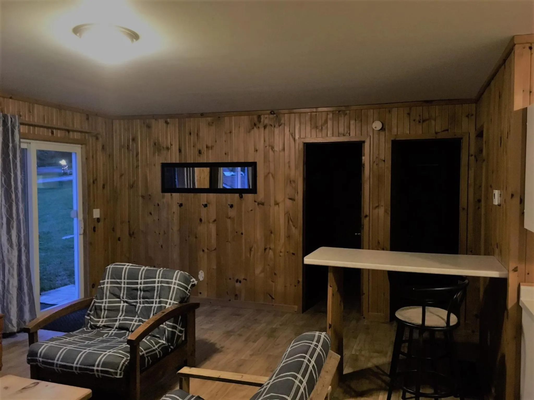 Living room in Merland Park Cottages and Motel