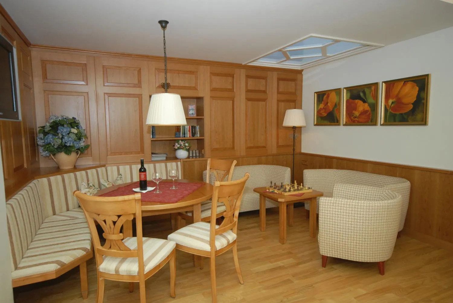 Lounge or bar in Gasthof Hotel Hauslwirt