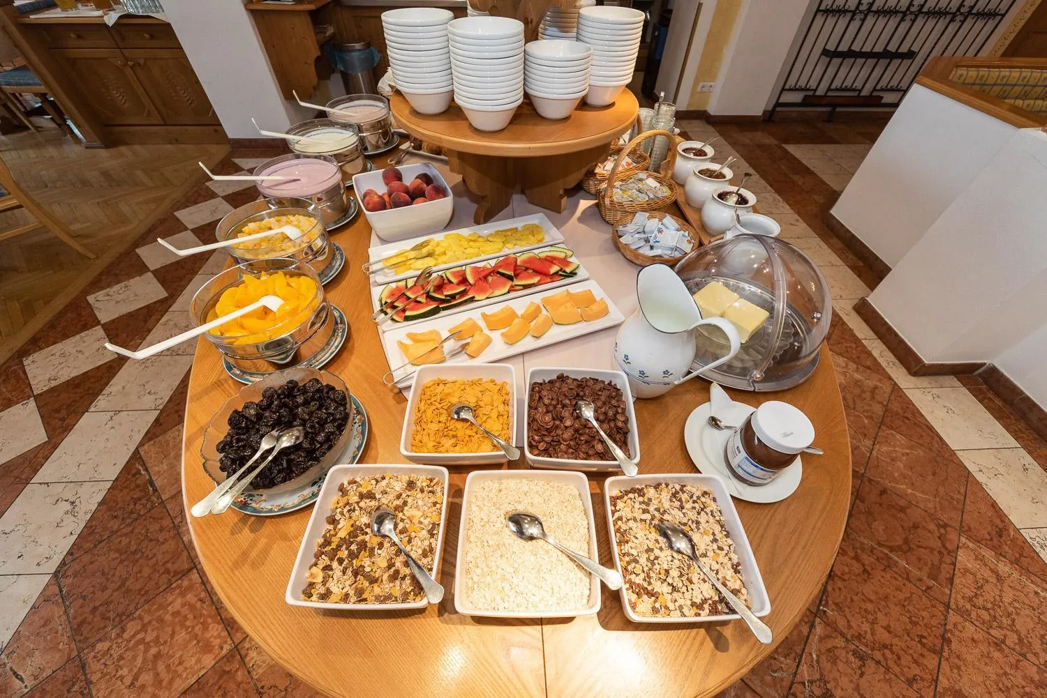 Buffet breakfast in Gasthof Hotel Hauslwirt