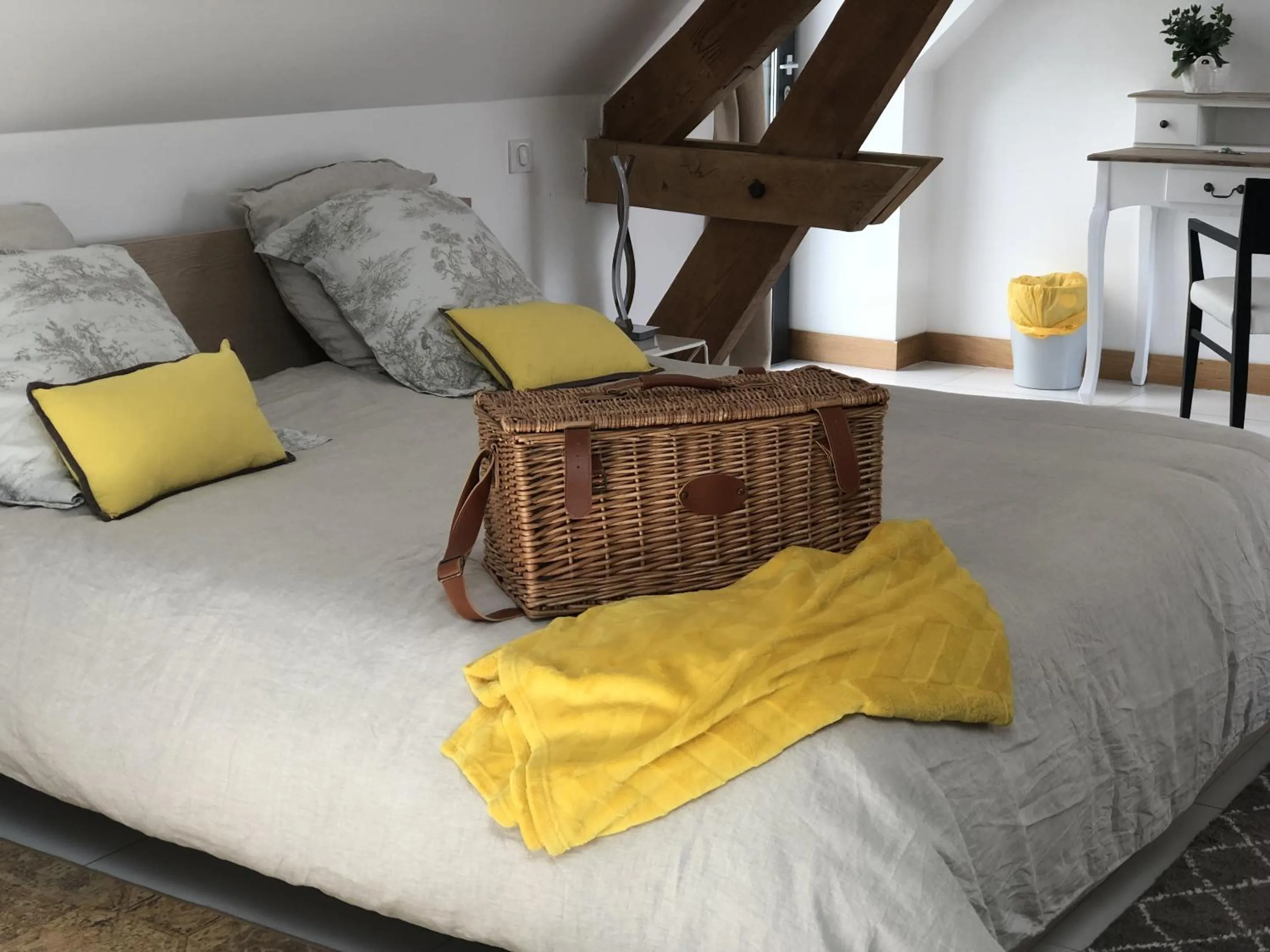 Bedroom, Bed in Aux Herbes Hautes
