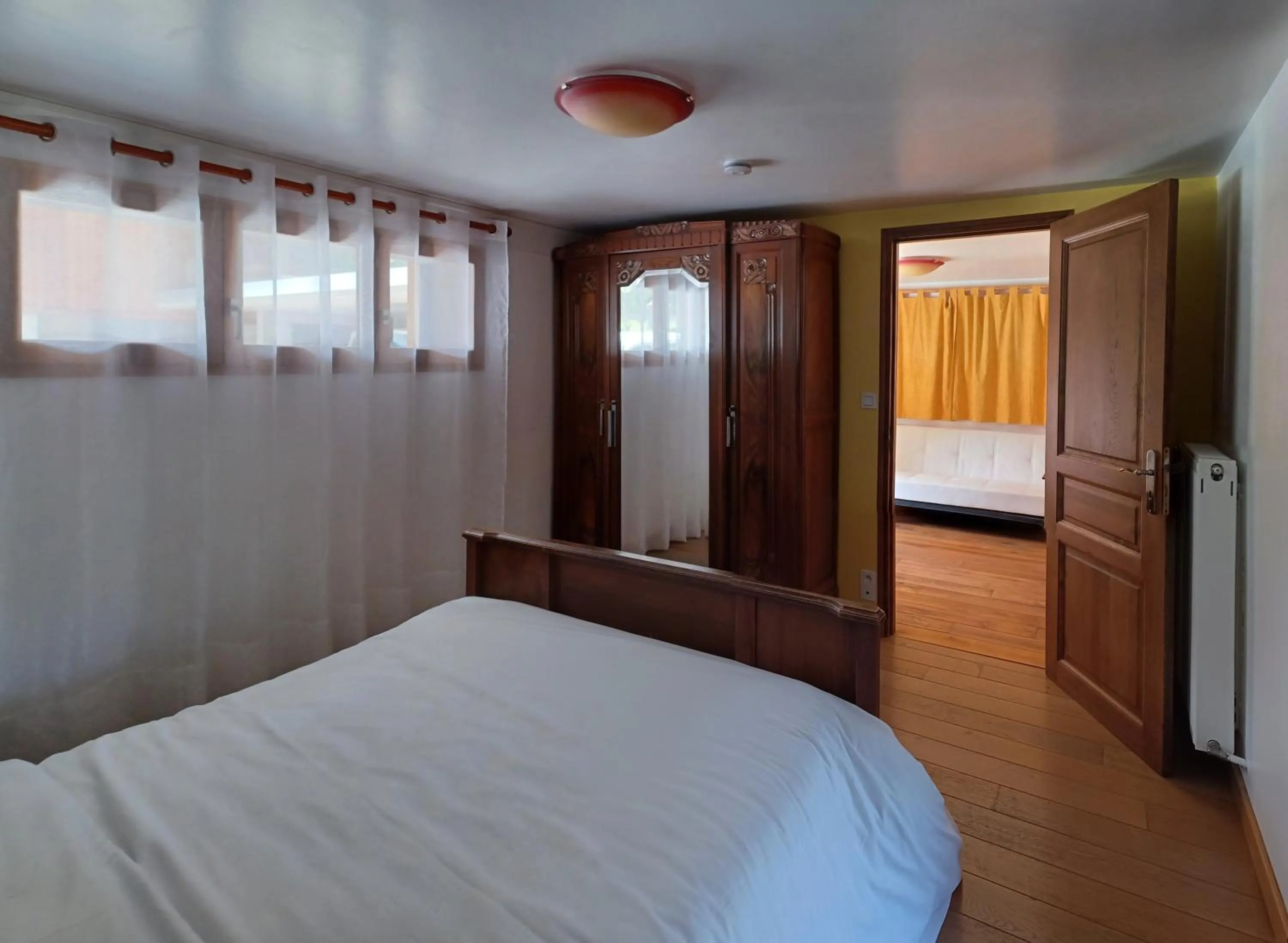 Bedroom, Bed in Chalet Les Cols - Chambres avec terrasse & jardin - proche de la nouvelle gare