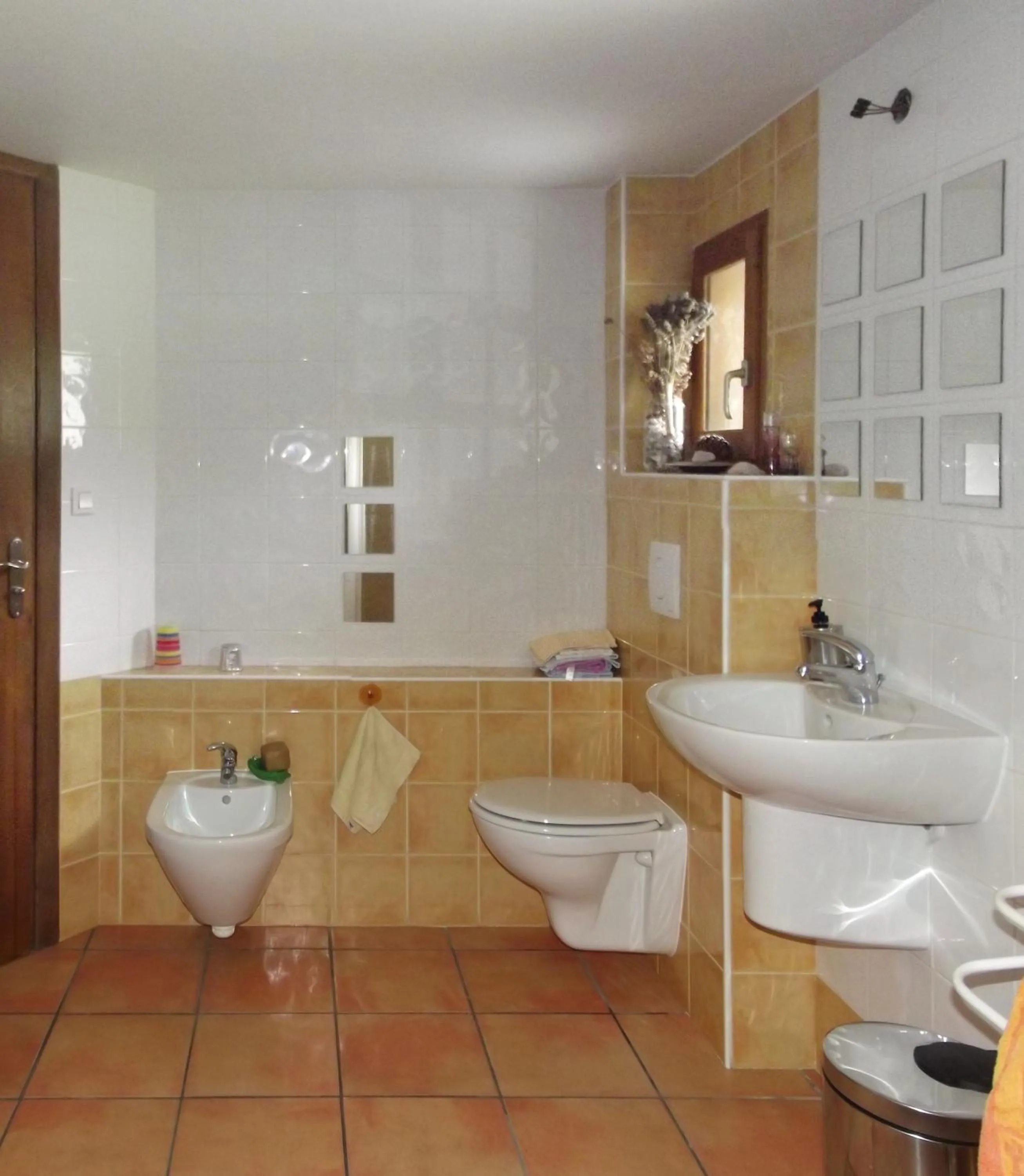 Bathroom in Chalet Les Cols - Chambres avec terrasse & jardin - proche de la nouvelle gare
