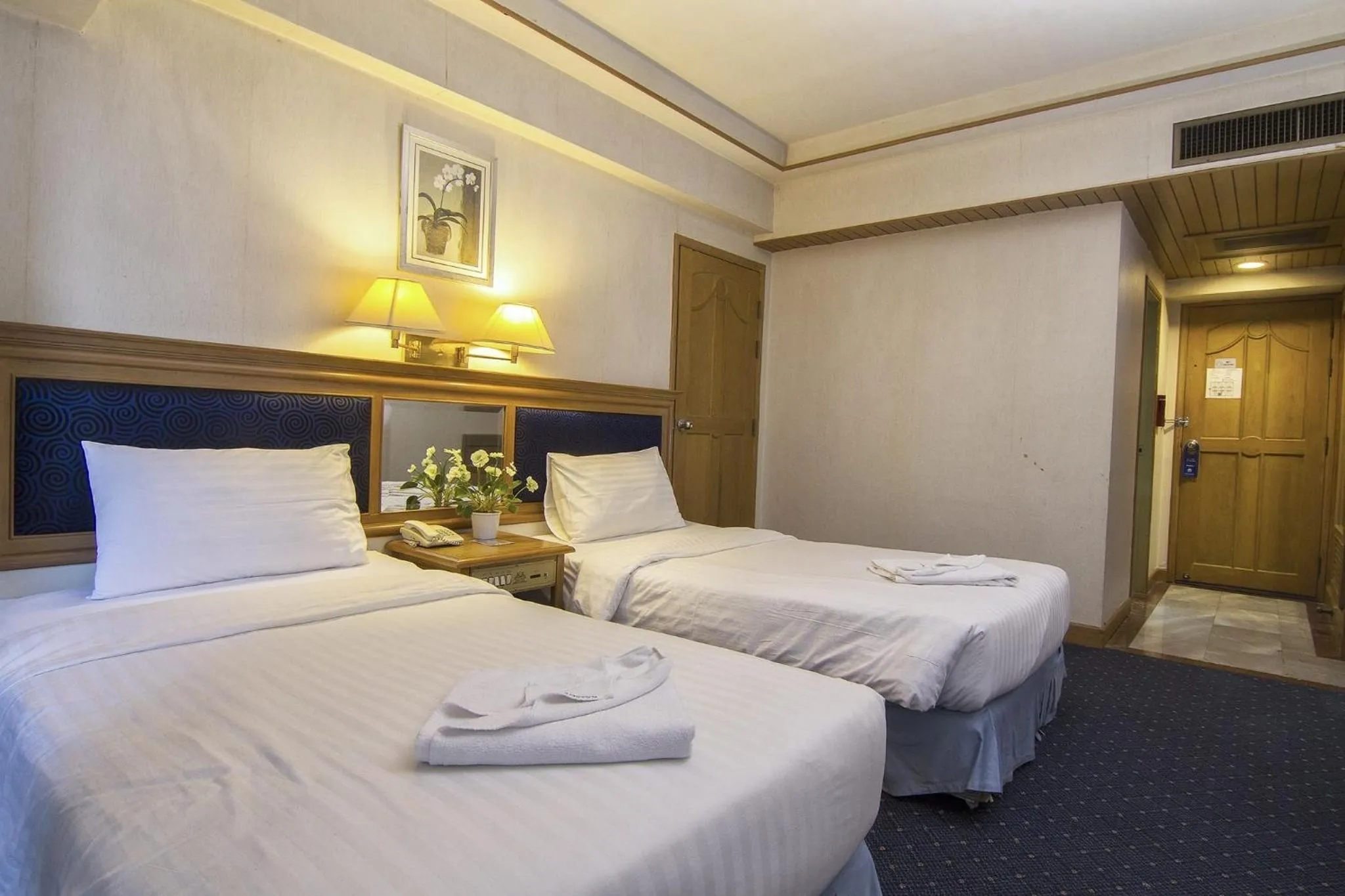 Bedroom, Bed in Bossotel Chiang Mai