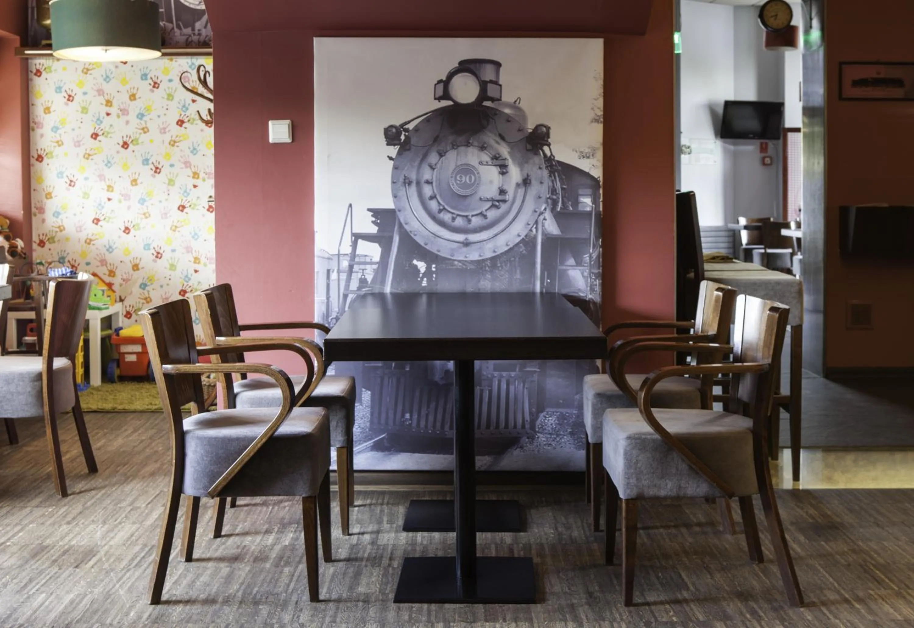 Restaurant/places to eat in Locomotiva