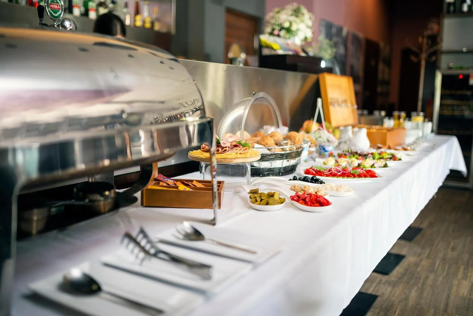 Buffet breakfast in Locomotiva