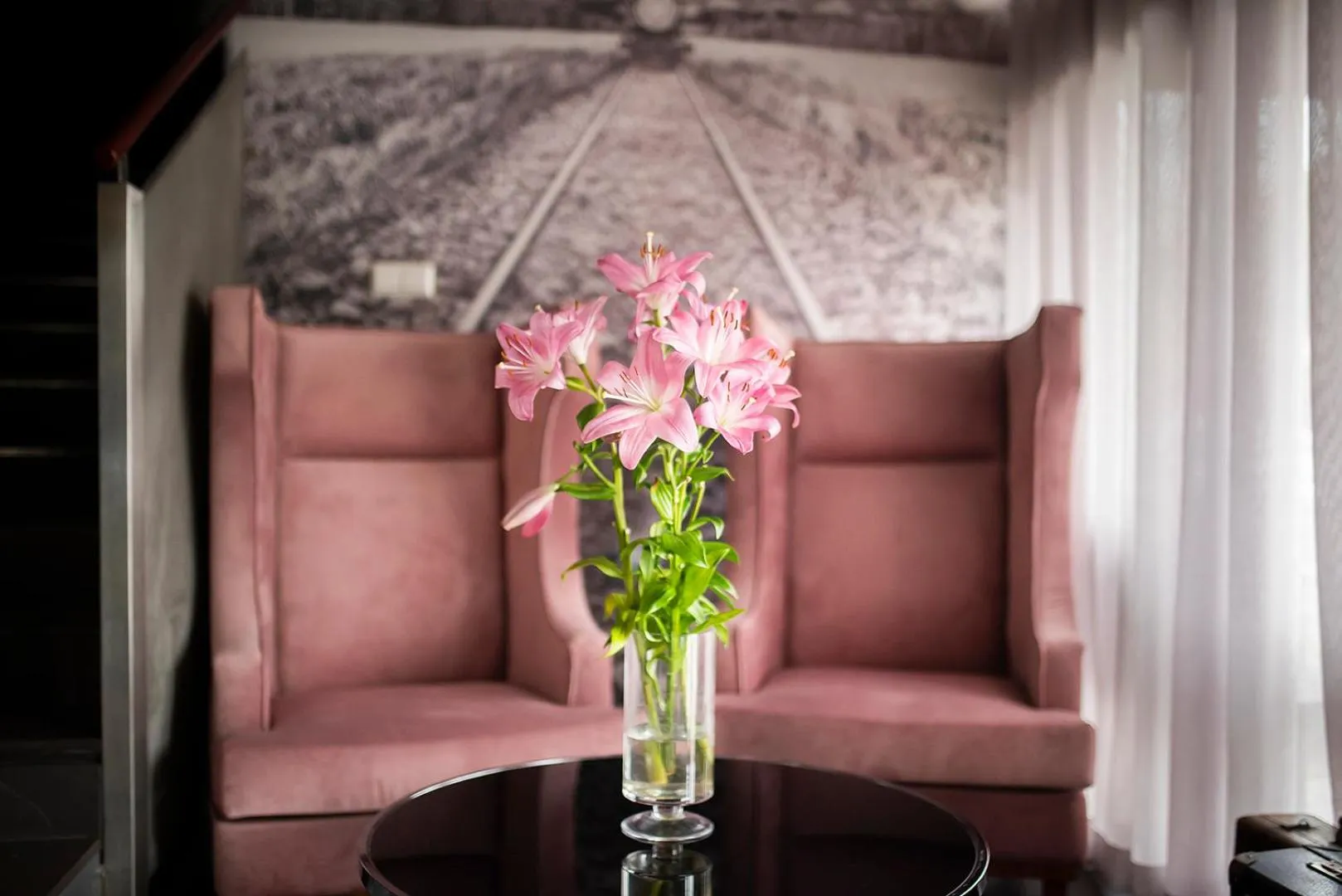 Seating area in Locomotiva