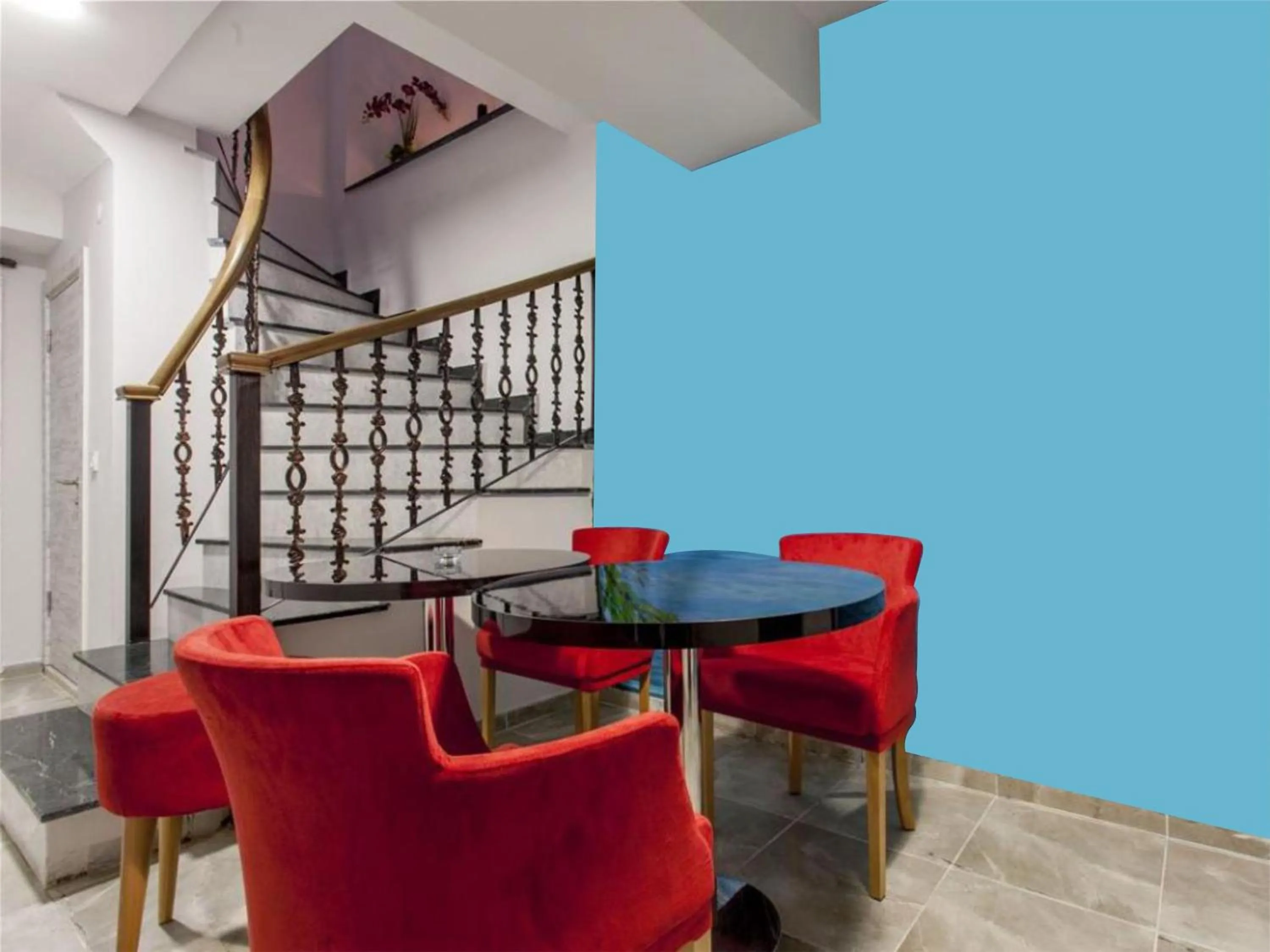 Seating area in Taksim Sem House