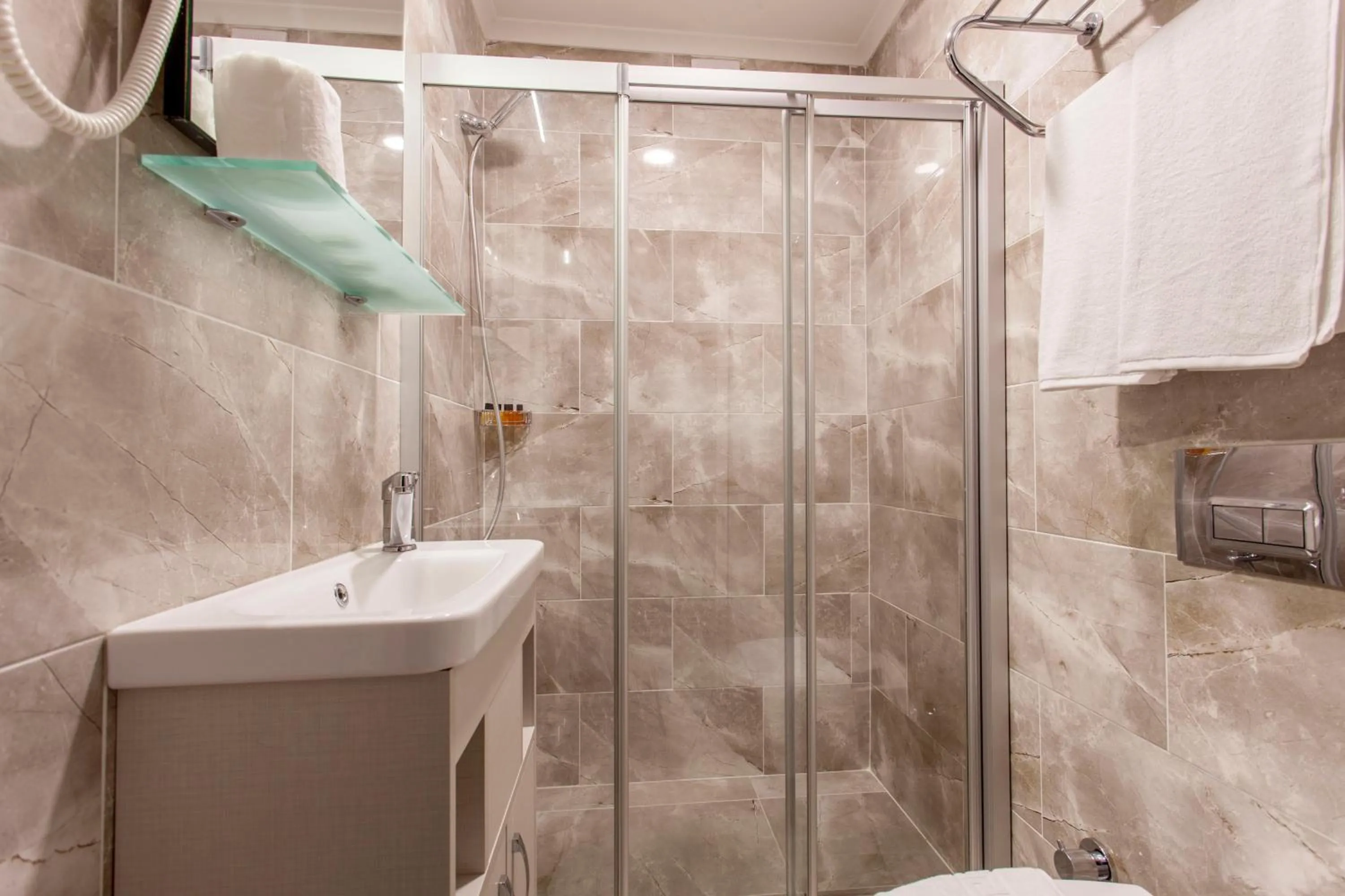 Shower in Taksim Sem House