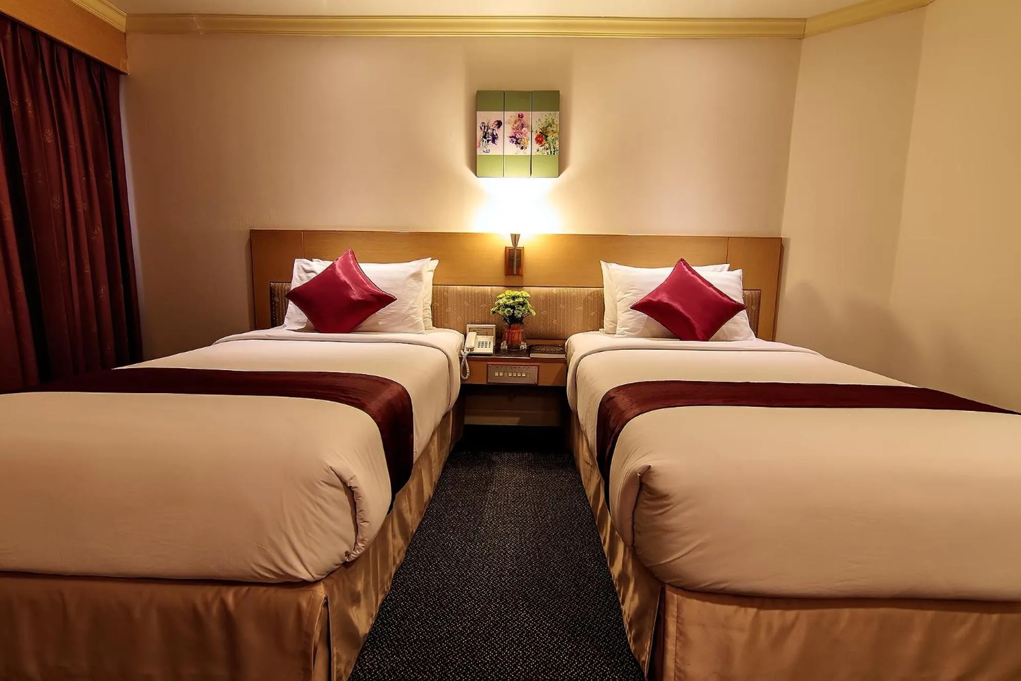 Bedroom, Bed in Bossotel Bangkok