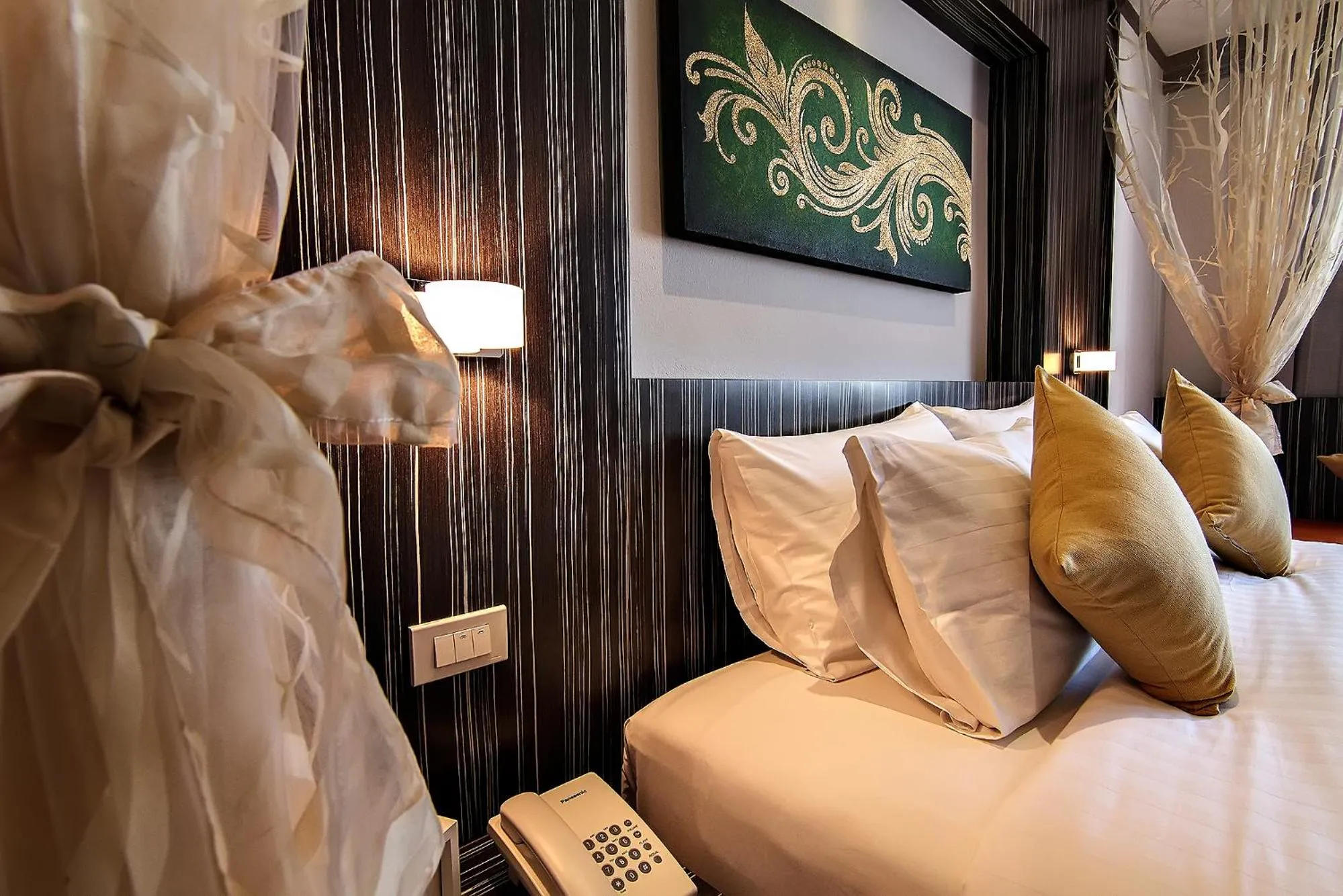 Bedroom, Bed in Bossotel Bangkok