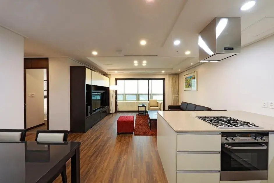 Two-Bedroom Deluxe Apartment (3 Adults) 3~13floor in Orakai Insadong Suites Two-Bedroom Deluxe Apartment (3 Adults) 3~13floor in Orakai Insadong Suites