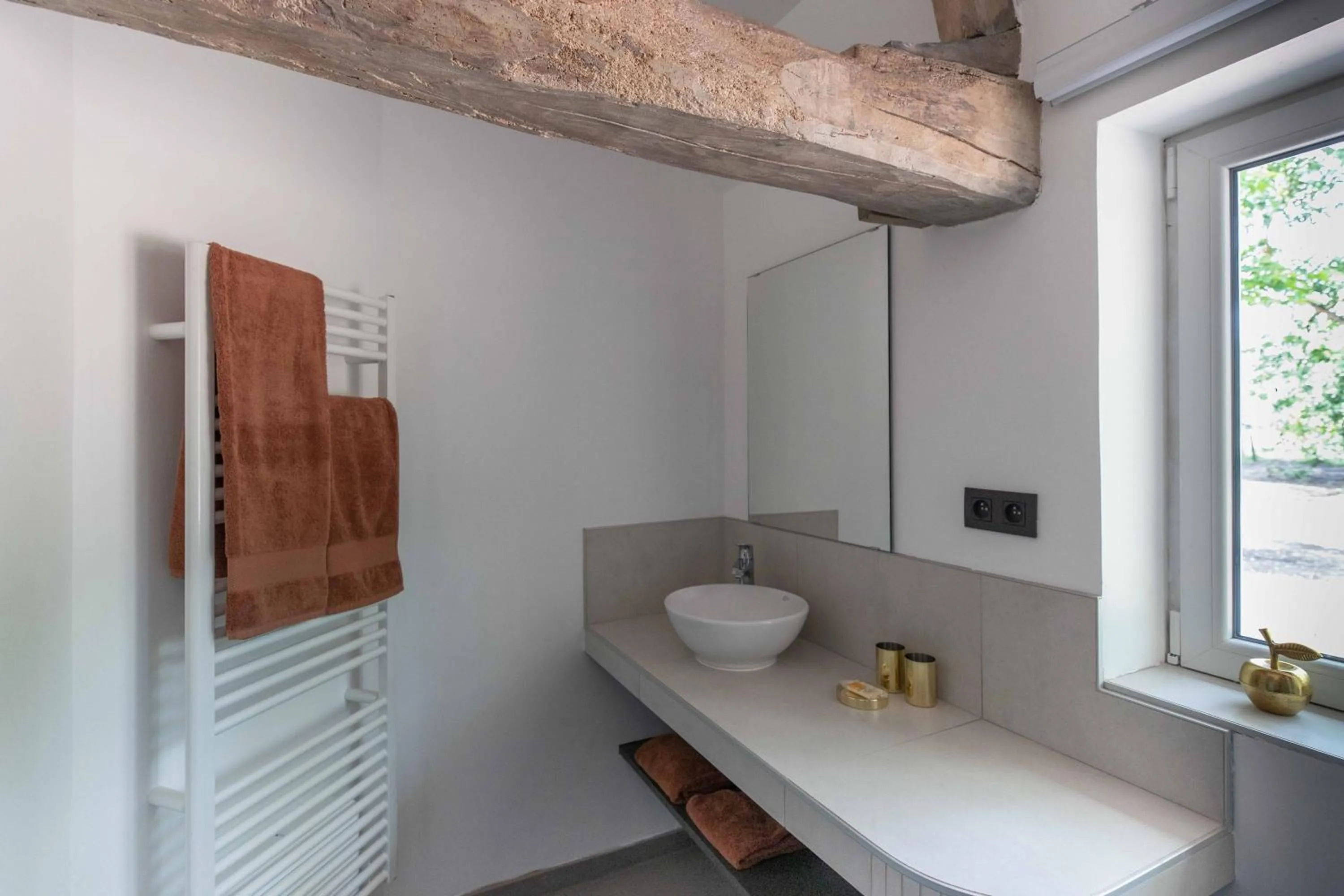 Property building in La Pomme Pétillante