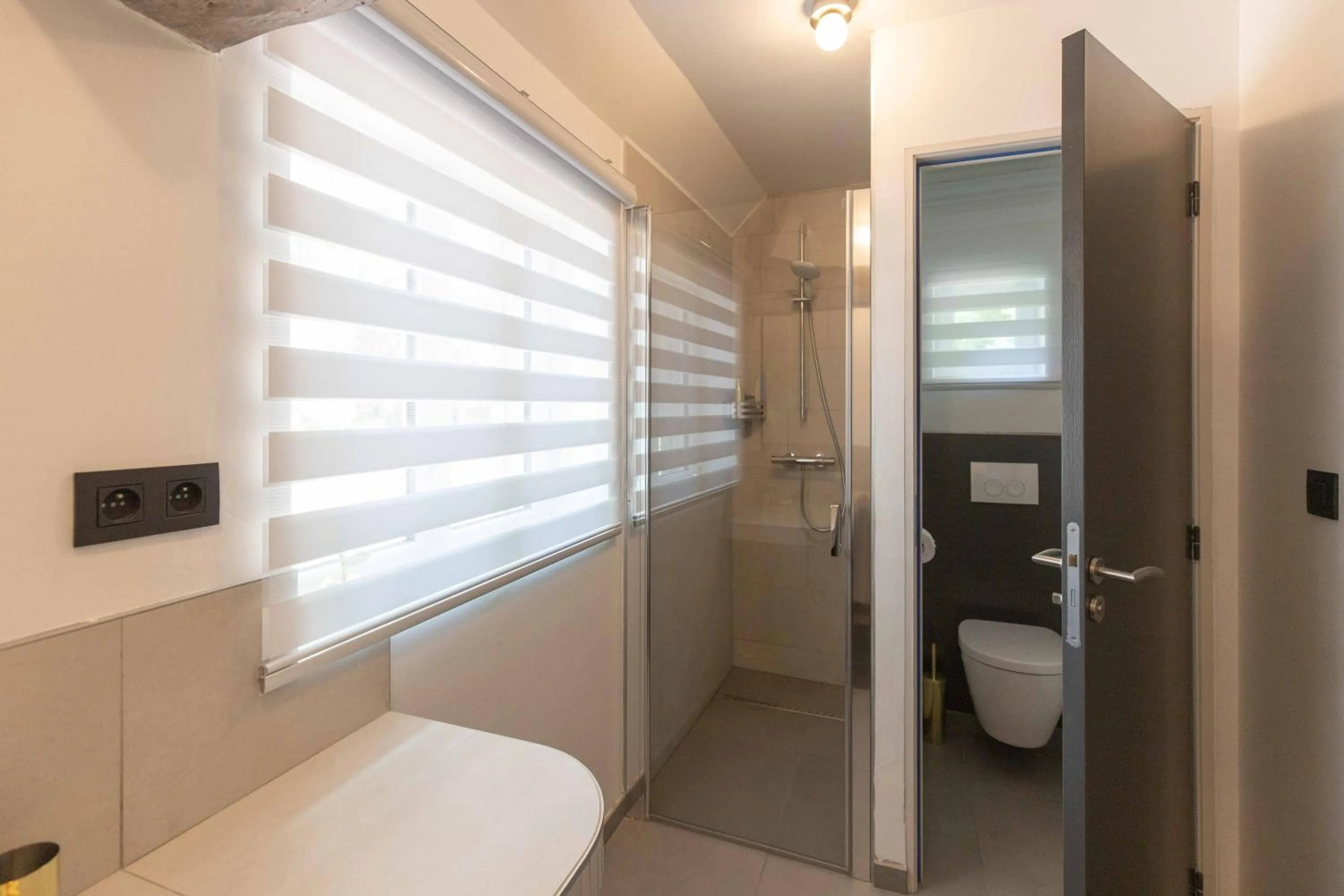 Bathroom in La Pomme Pétillante