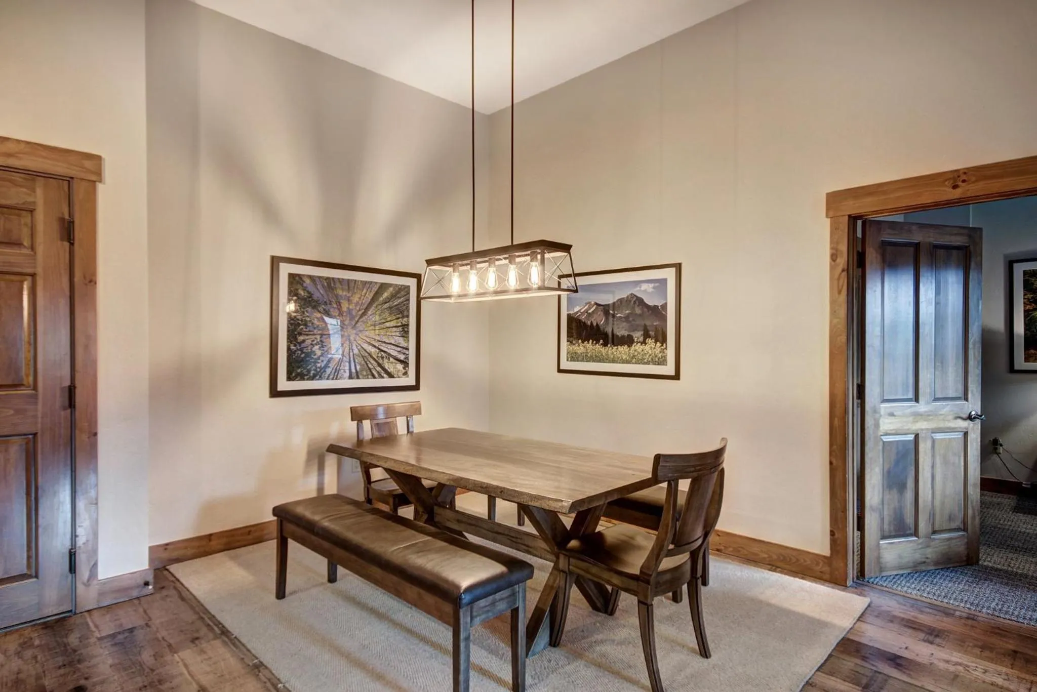 Food and drinks in Mountain Thunder Lodge, A Vail Resorts Property