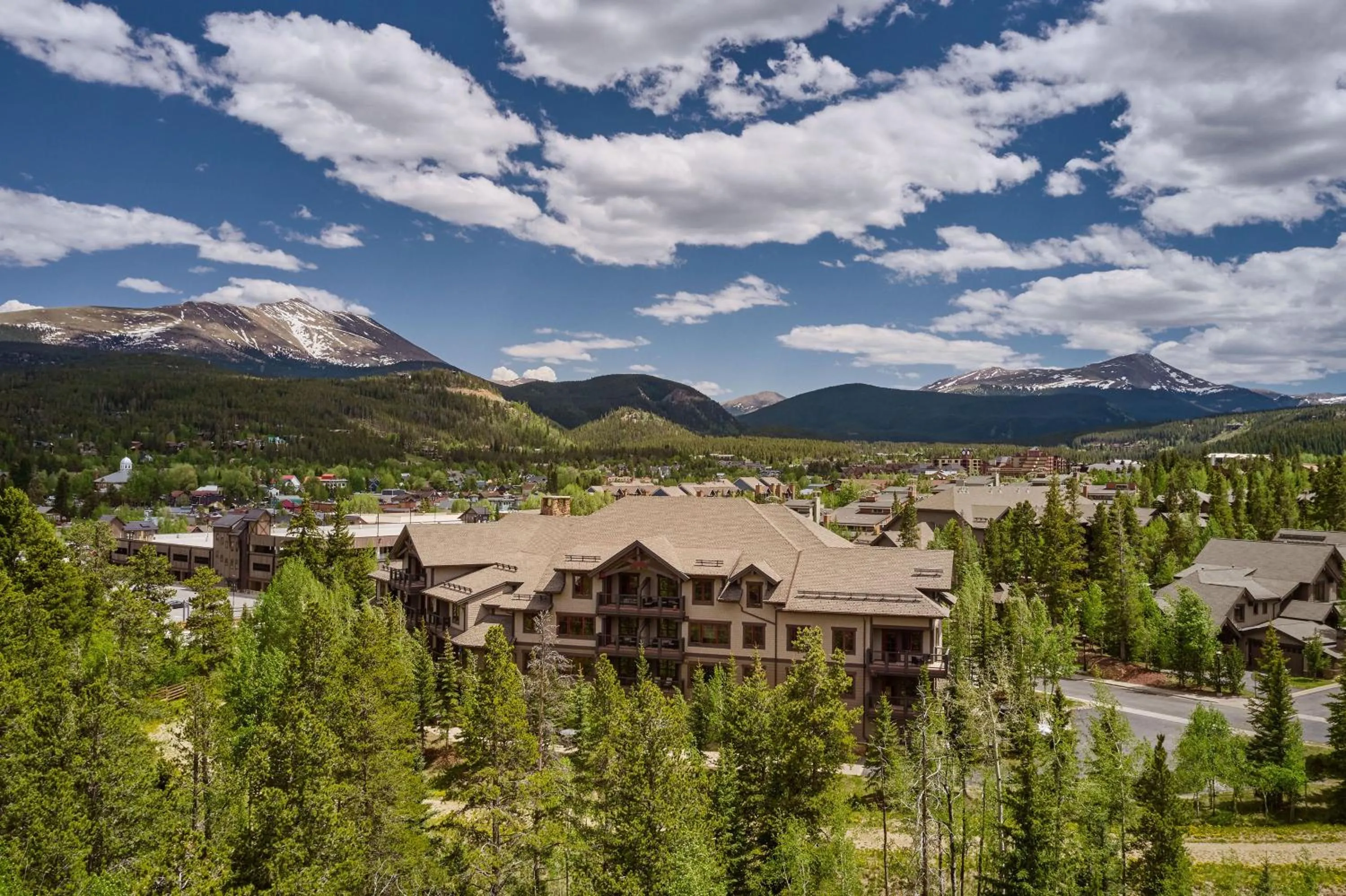 Property building in Mountain Thunder Lodge, A Vail Resorts Property