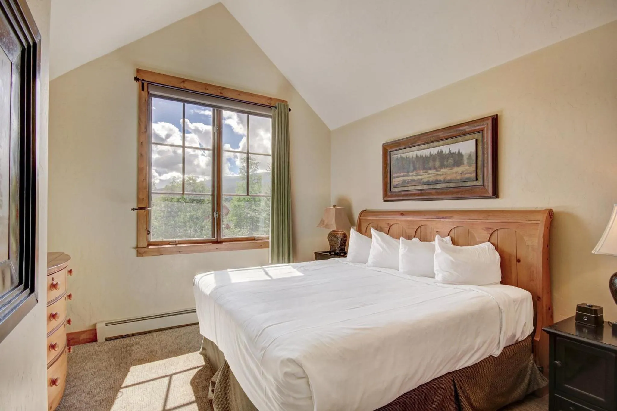 Bedroom, Bed in Mountain Thunder Lodge, A Vail Resorts Property
