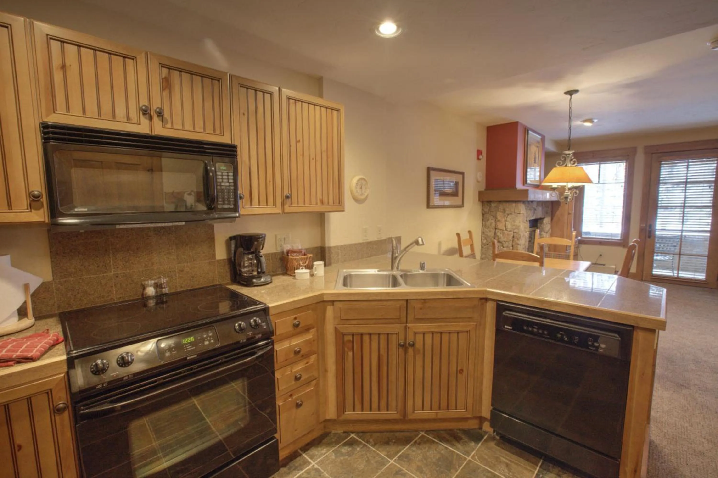 Kitchen or kitchenette in Mountain Thunder Lodge, A Vail Resorts Property