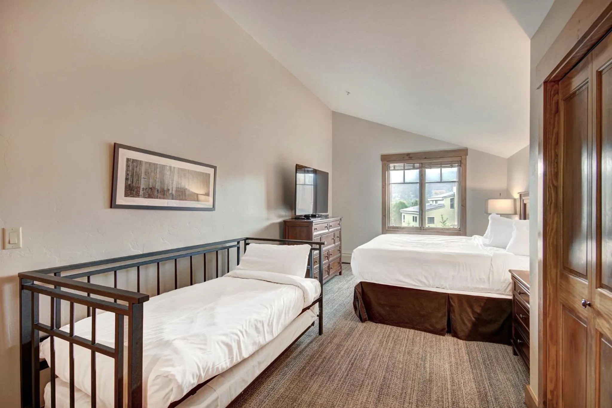 Bedroom, Bed in Mountain Thunder Lodge, A Vail Resorts Property