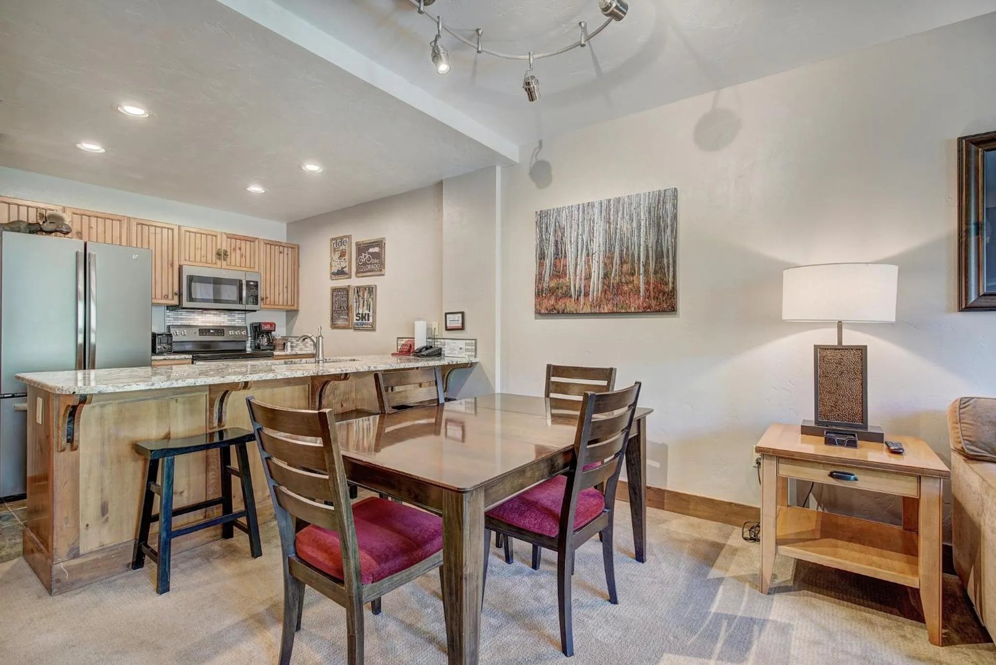 Food and drinks in Mountain Thunder Lodge, A Vail Resorts Property