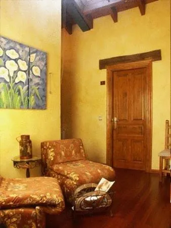 Seating area in Hotel Rural Sucuevas