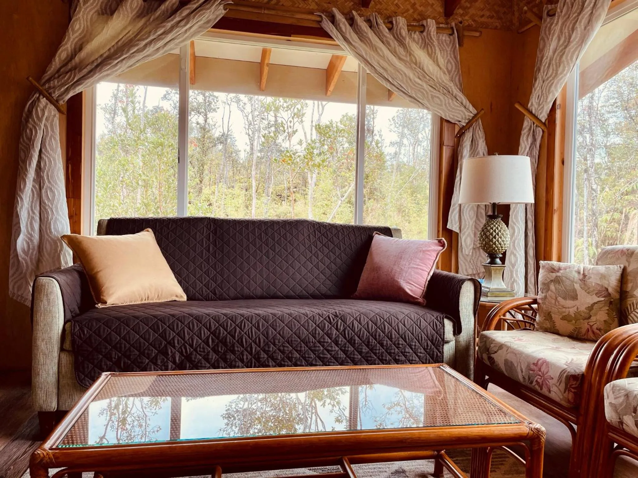 Living room in Volcano Eco Cabin & Eco Lodge