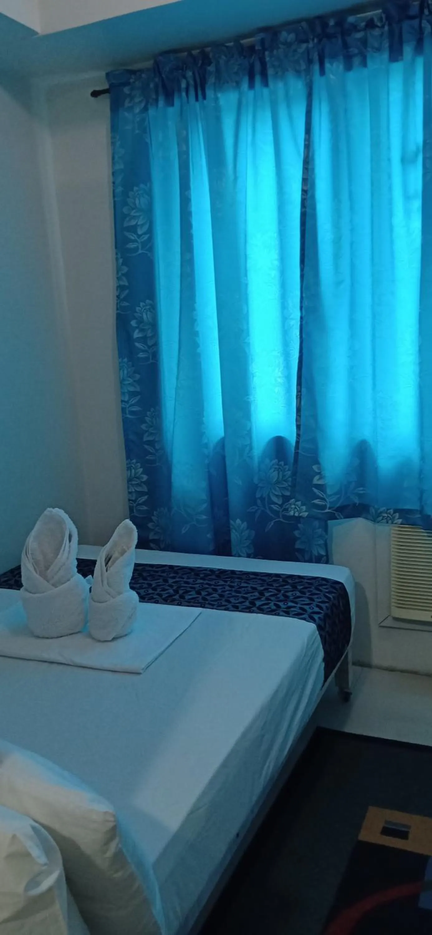 Bed in Chin's Place Sea Residences MOA