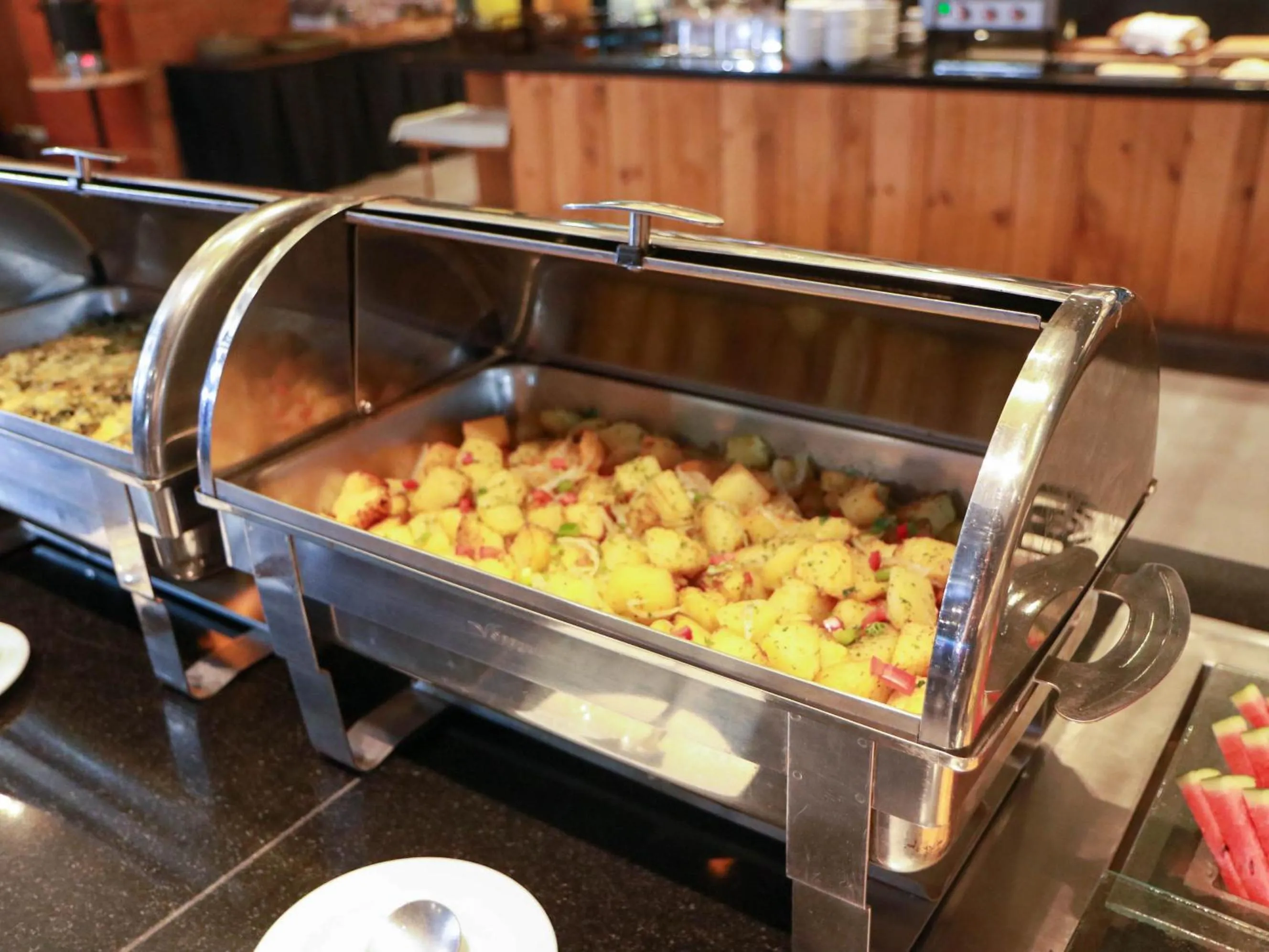 Restaurant/places to eat in DARA Hotel - SHA Plus