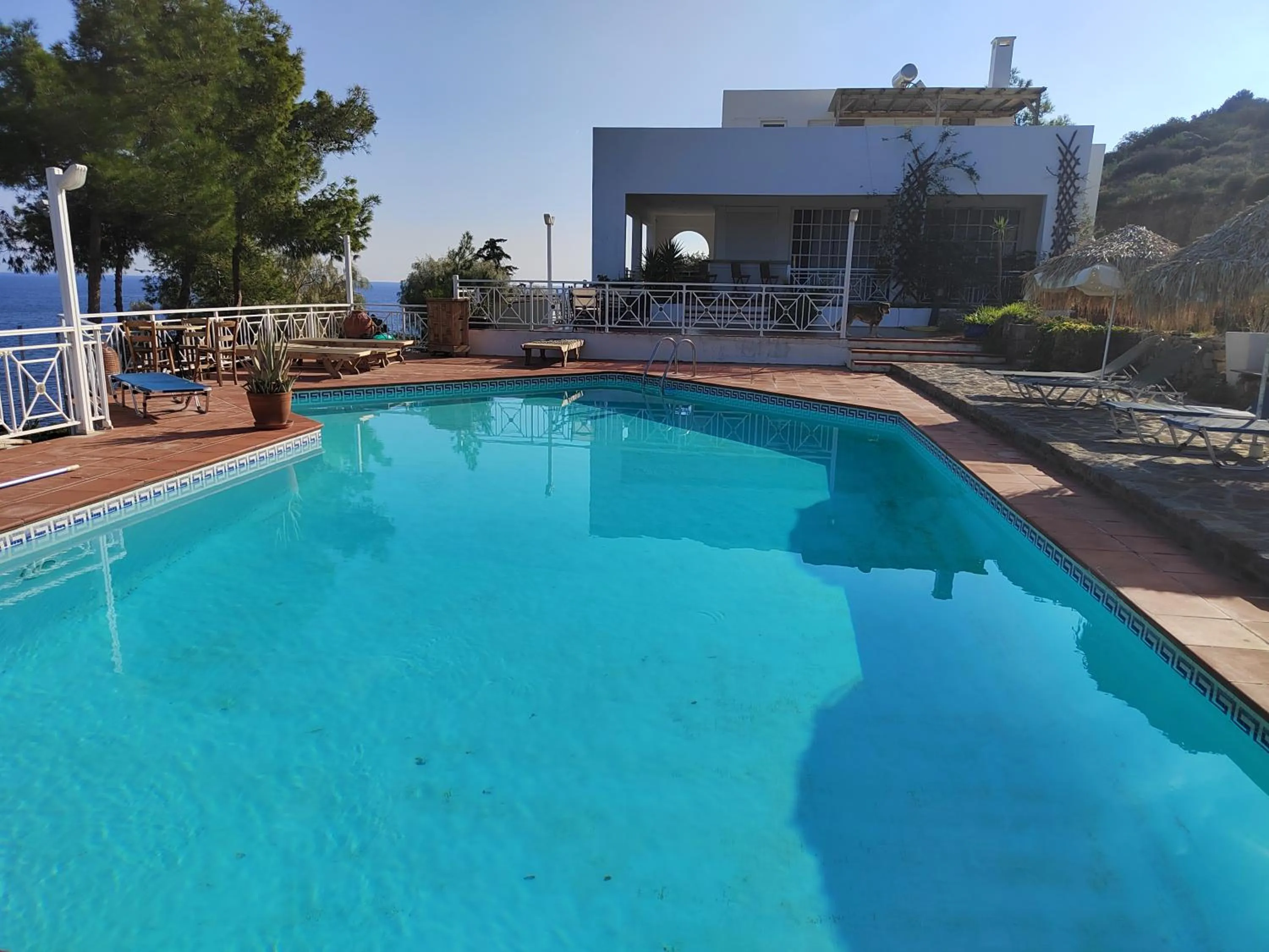 Pool view in Oneiro glico