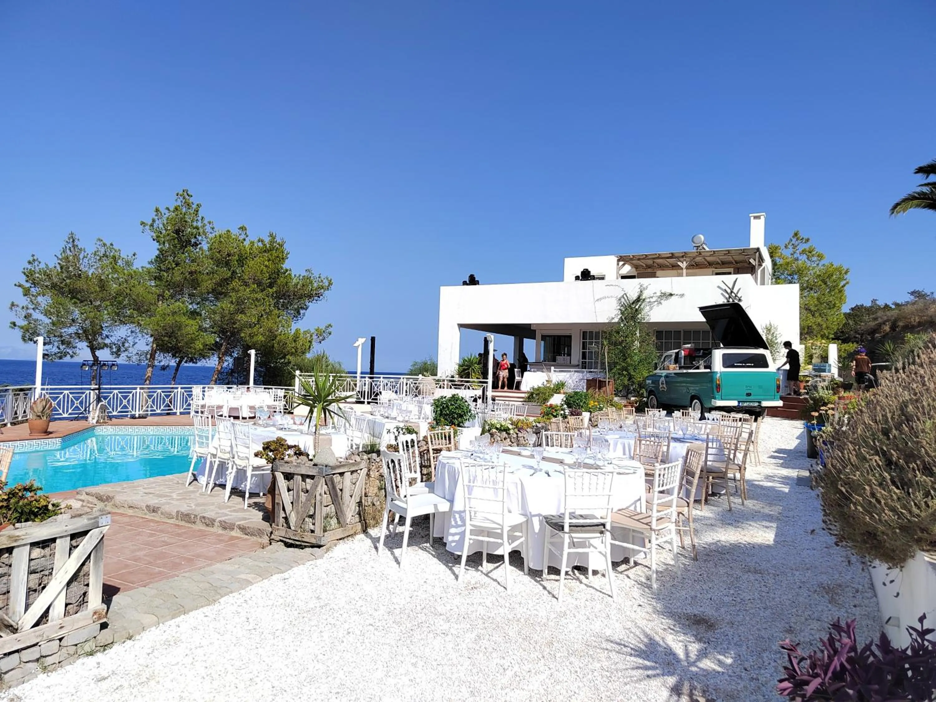 Pool view in Oneiro glico