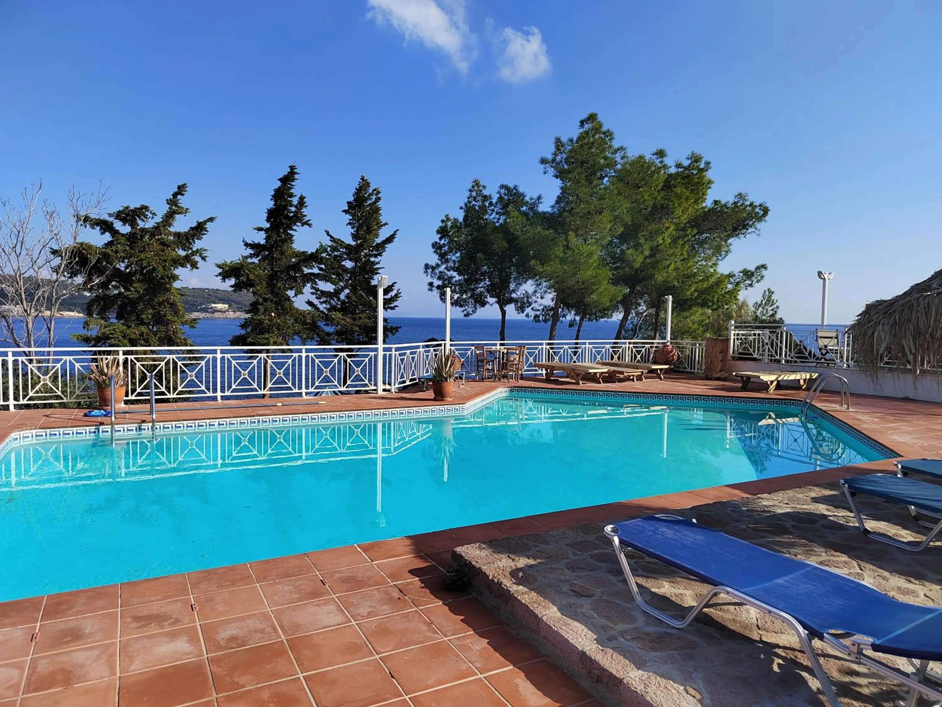 Pool view in Oneiro glico